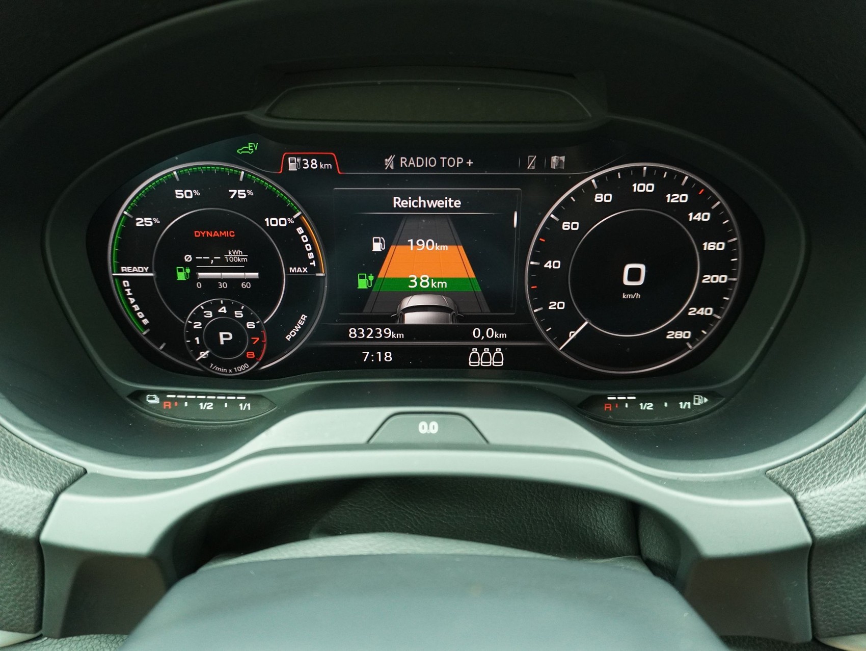 AUDI A3 Sportback 40 e-tron S line S-Tronic-image-15
