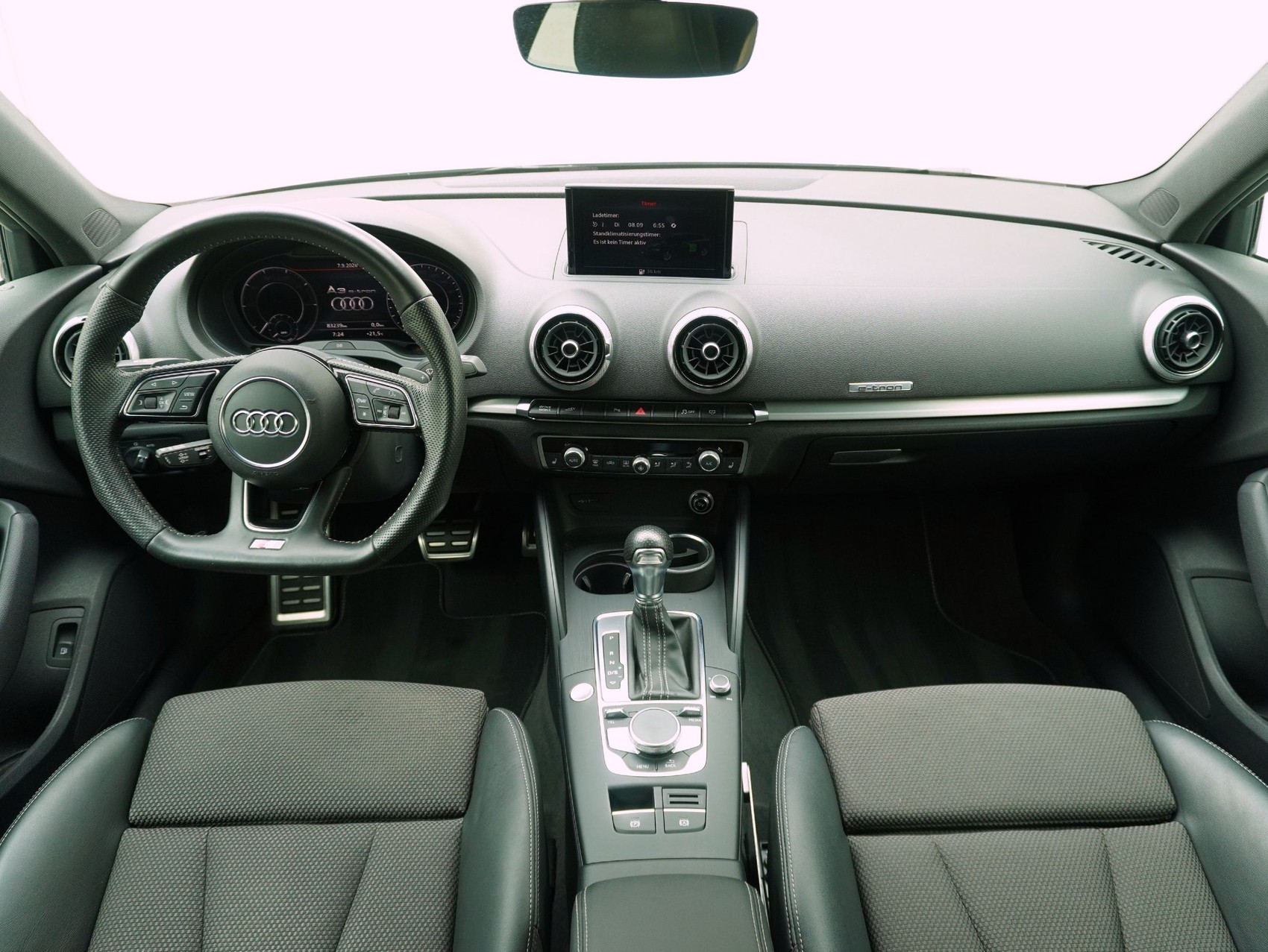 AUDI A3 Sportback 40 e-tron S line S-Tronic-image-12