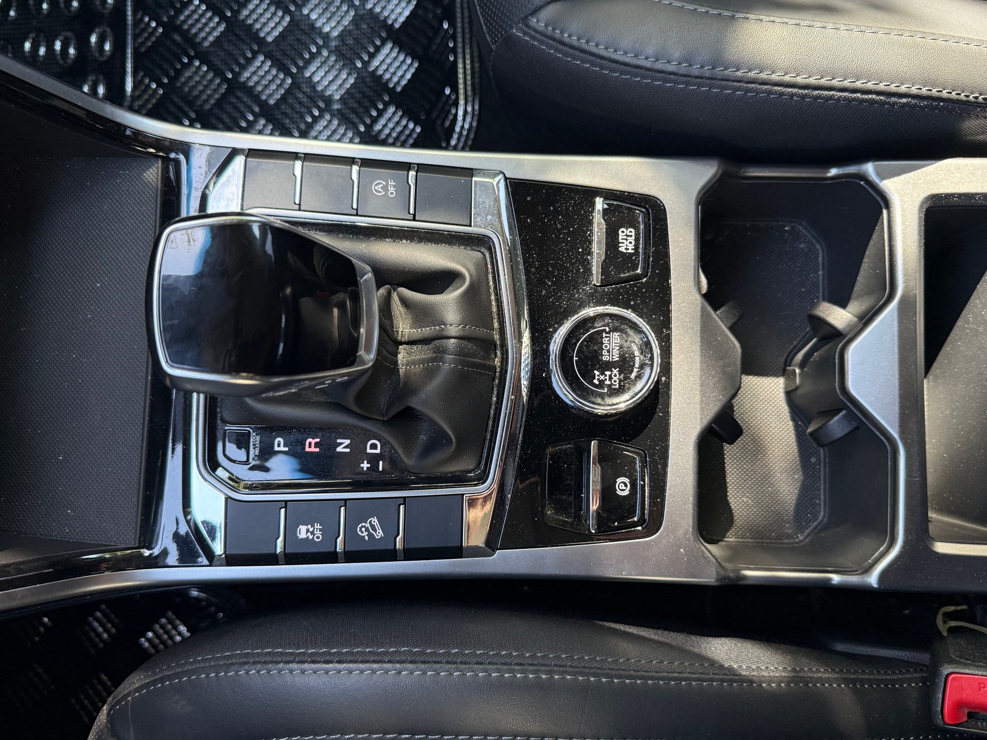 KGM-SsangYong Korando 1.5 T GDI Quartz 4WD Automat-image-26