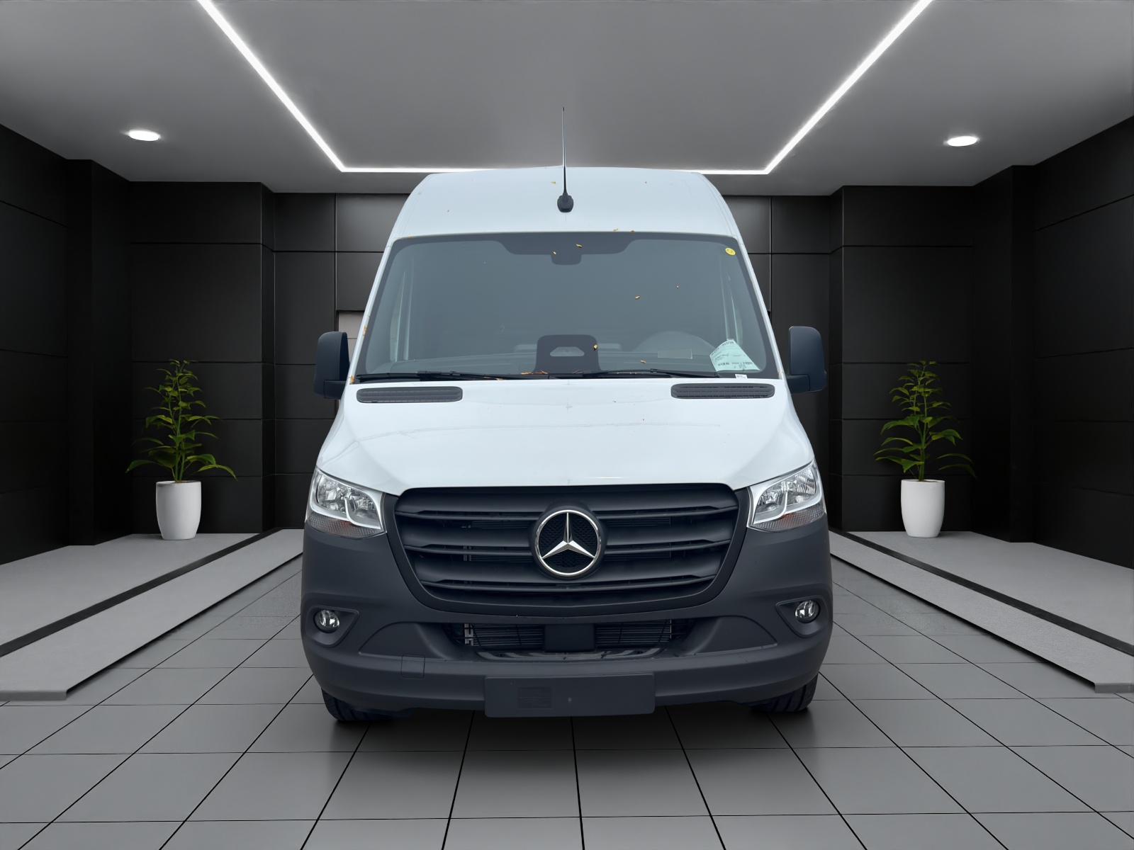 MERCEDES-BENZ Sprinter 317 CDI Standard 9G-TRONIC-image-1