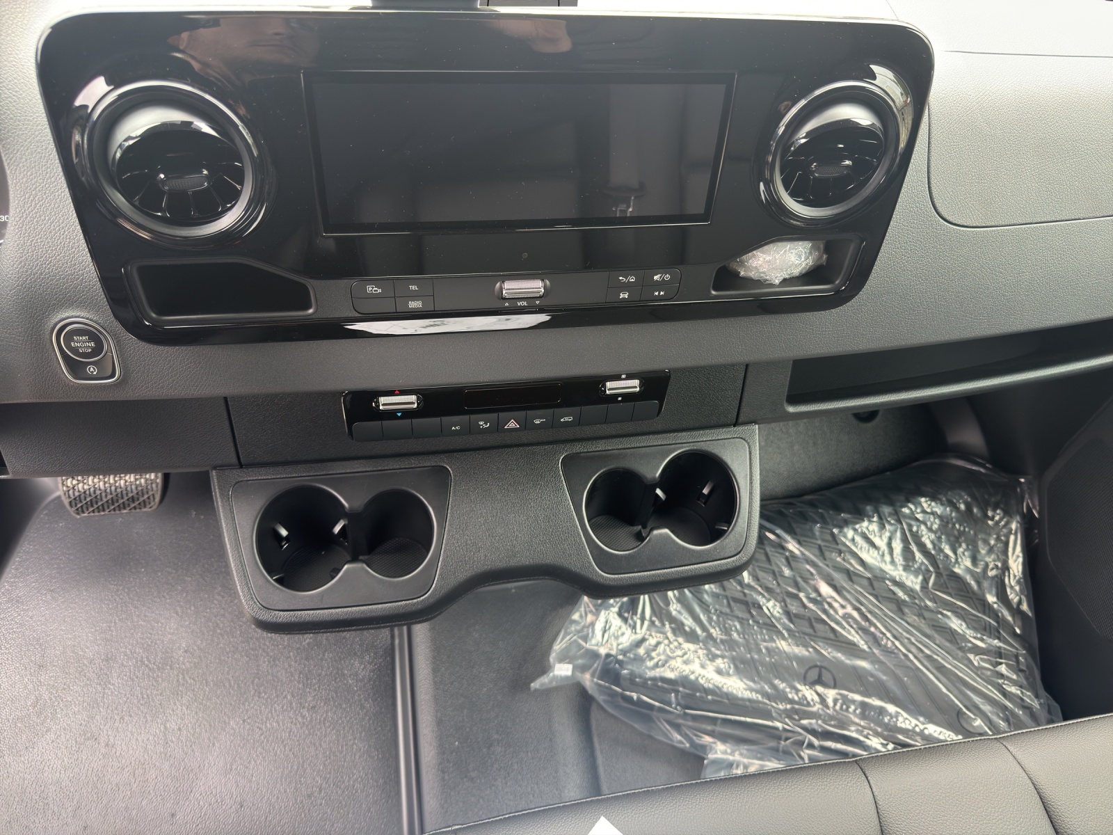 MERCEDES-BENZ Sprinter 317 CDI Standard 9G-TRONIC-image-11