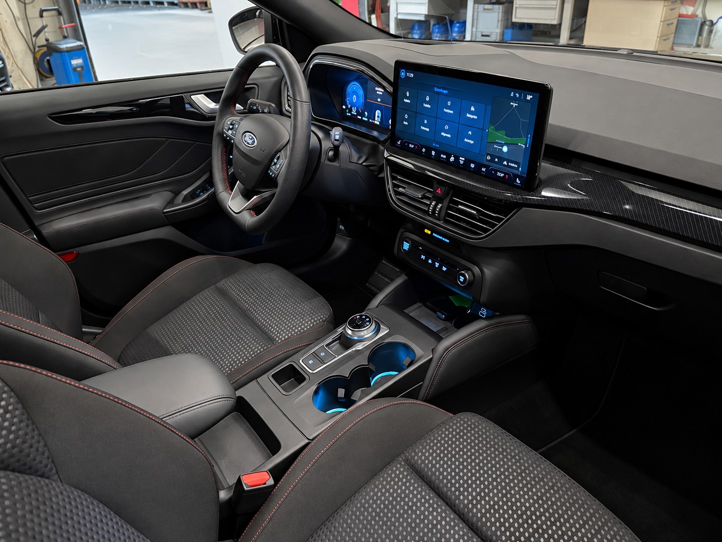 FORD Focus 1.5 EcoBlue TDCi ST-Line X Automatic-image-5