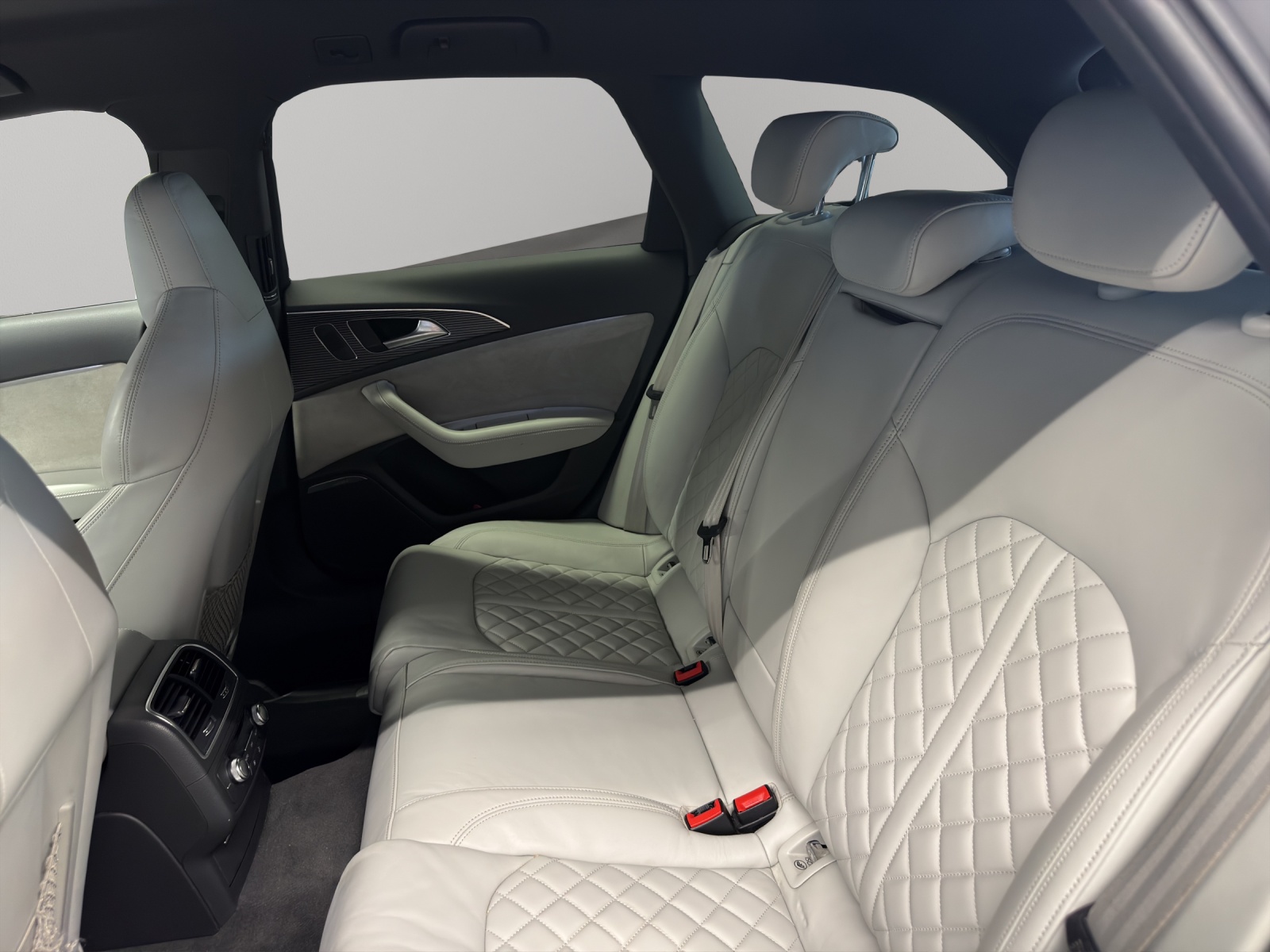 AUDI A6 Avant 3.0 BiTDI V6 qu. competition tiptronic ABT 364 PS-image-16