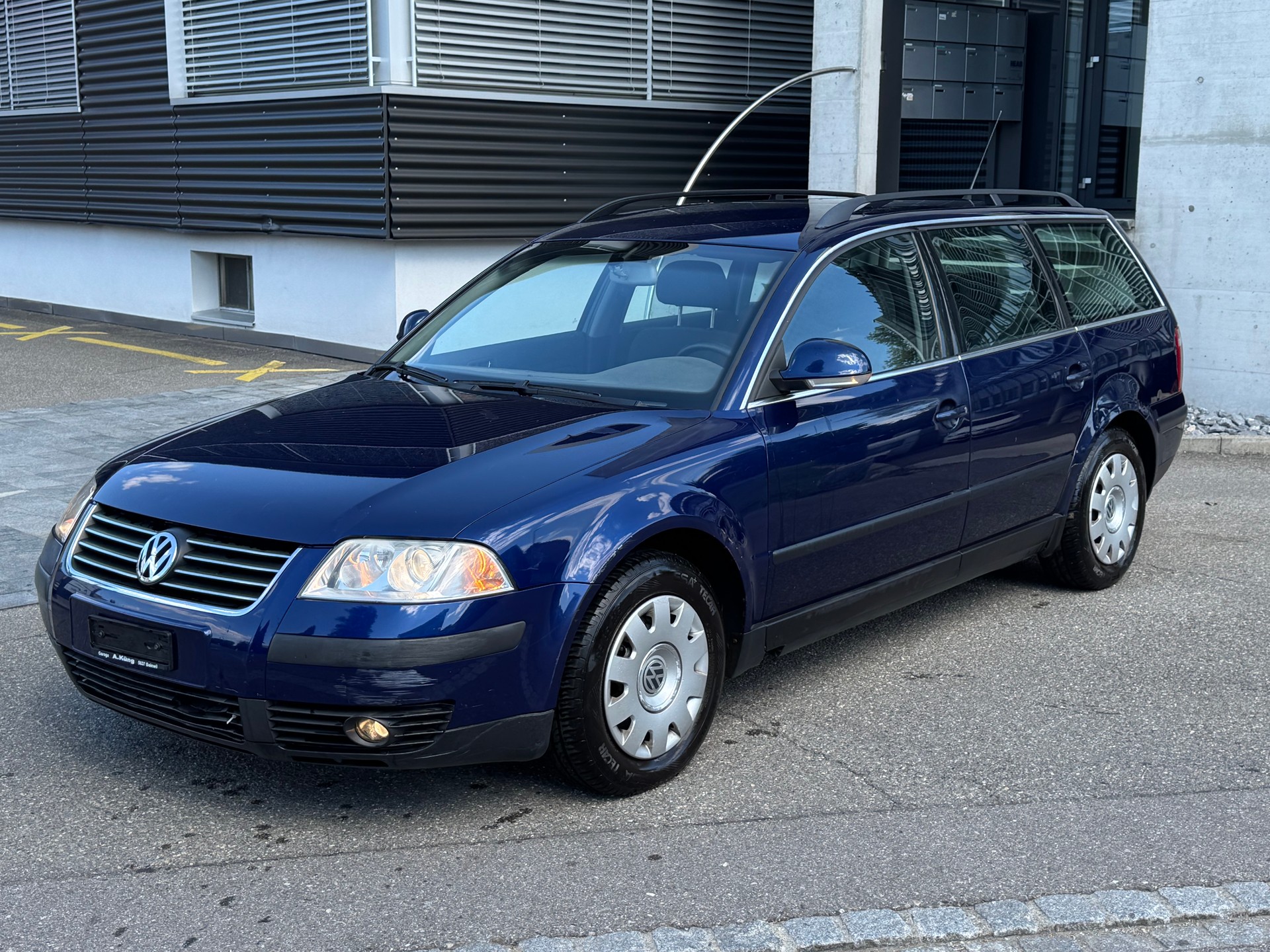 VW Passat Variant 2.0 Trendline-image-1