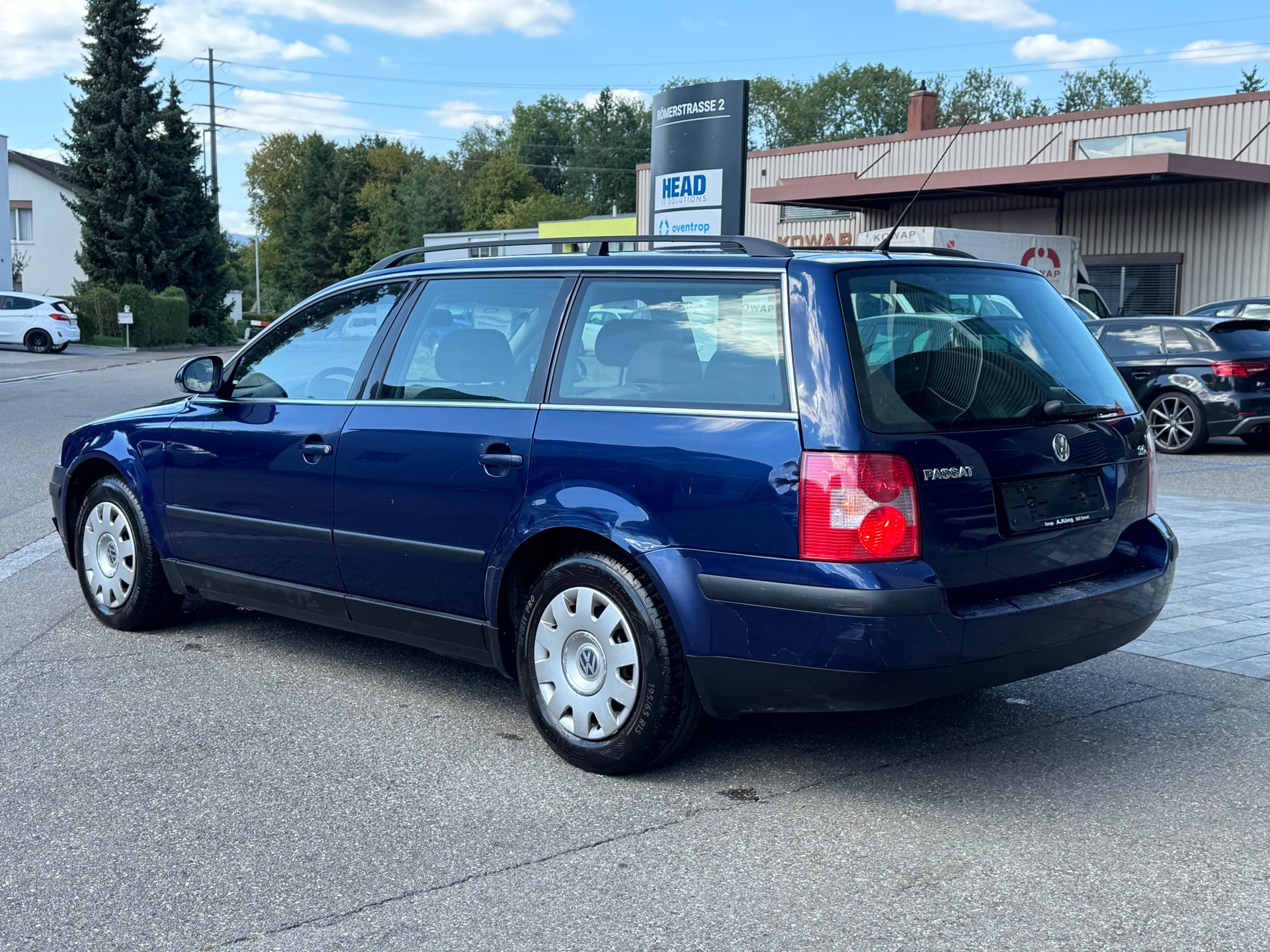 VW Passat Variant 2.0 Trendline-image-3