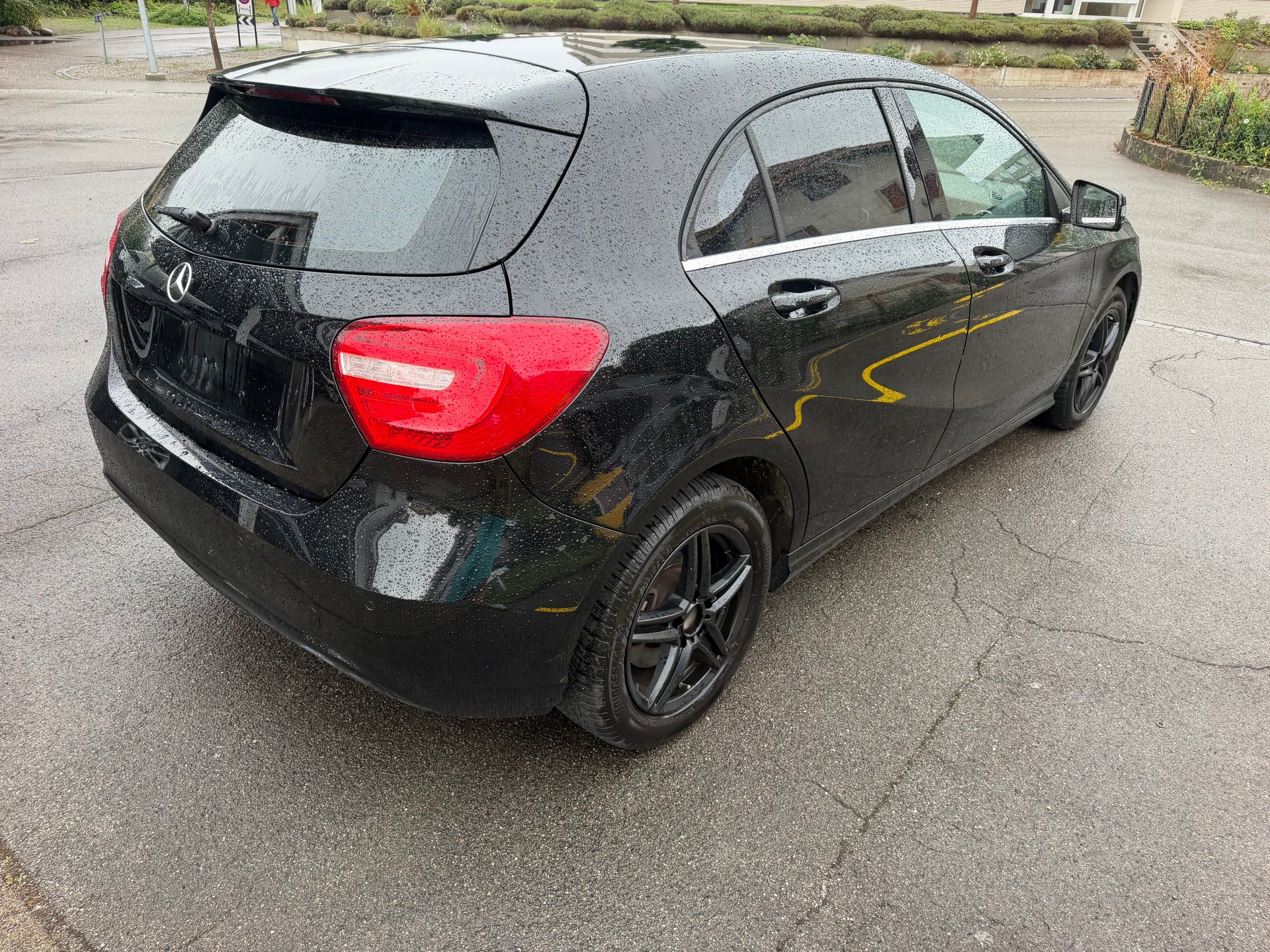 MERCEDES-BENZ A 200 CDI AMG Line 7G-DCT-image-4