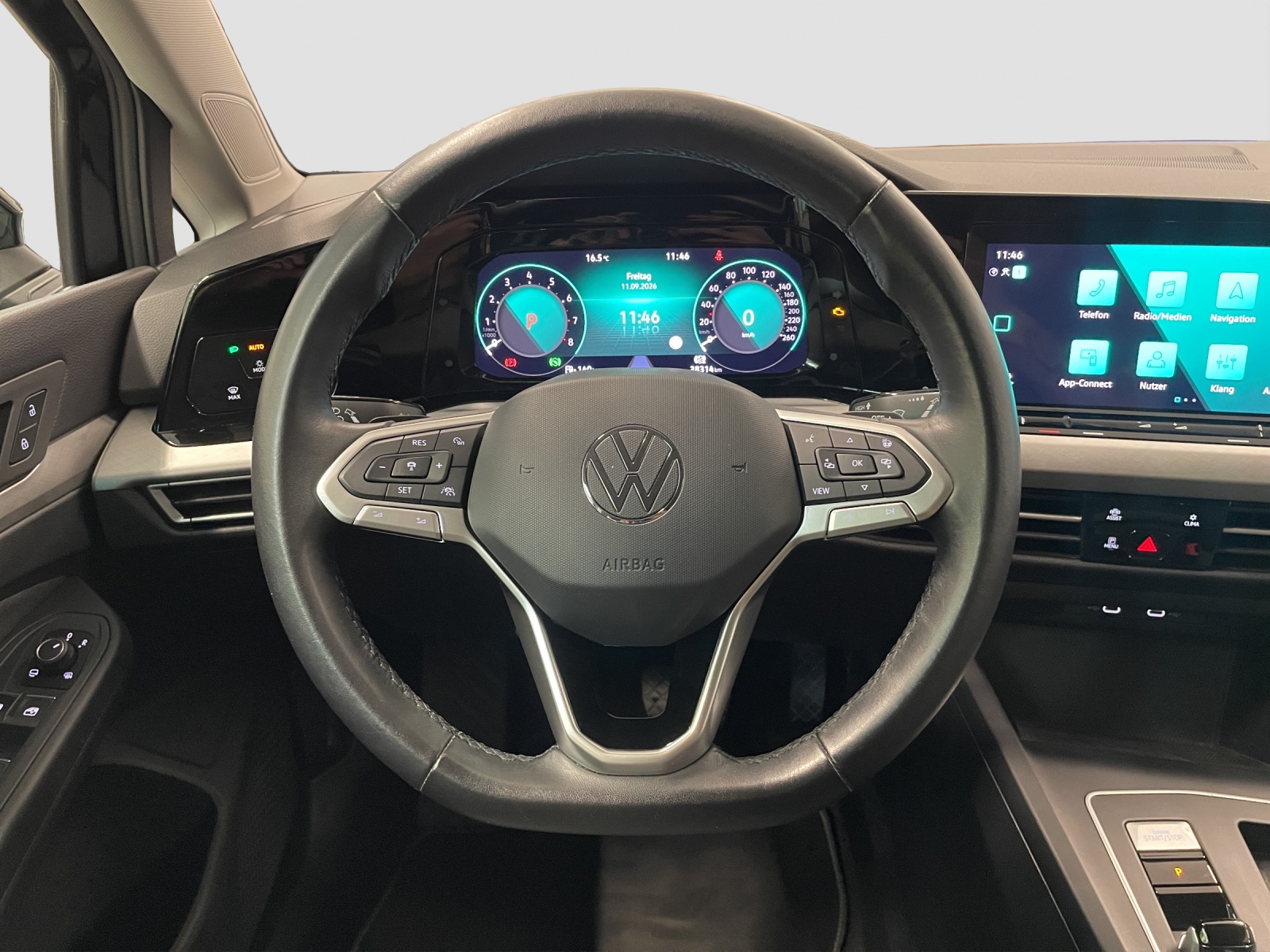 VW Golf Variant 1.0 eTSI mHEV Life DSG-image-9