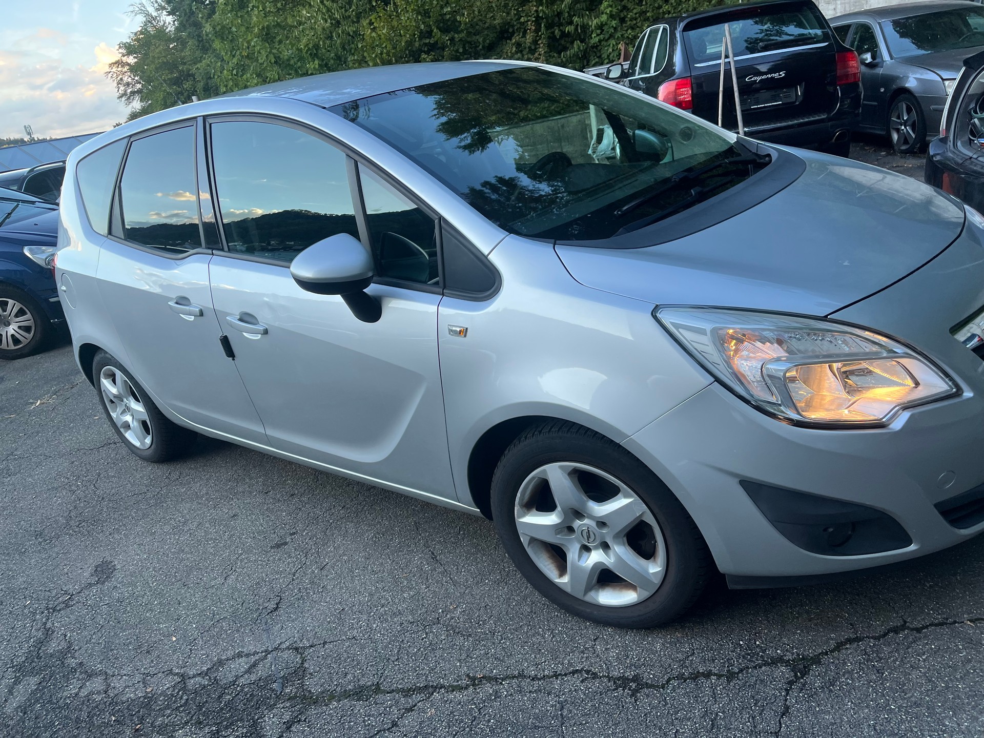 OPEL Meriva 1.4 Turbo Cosmo-image-1