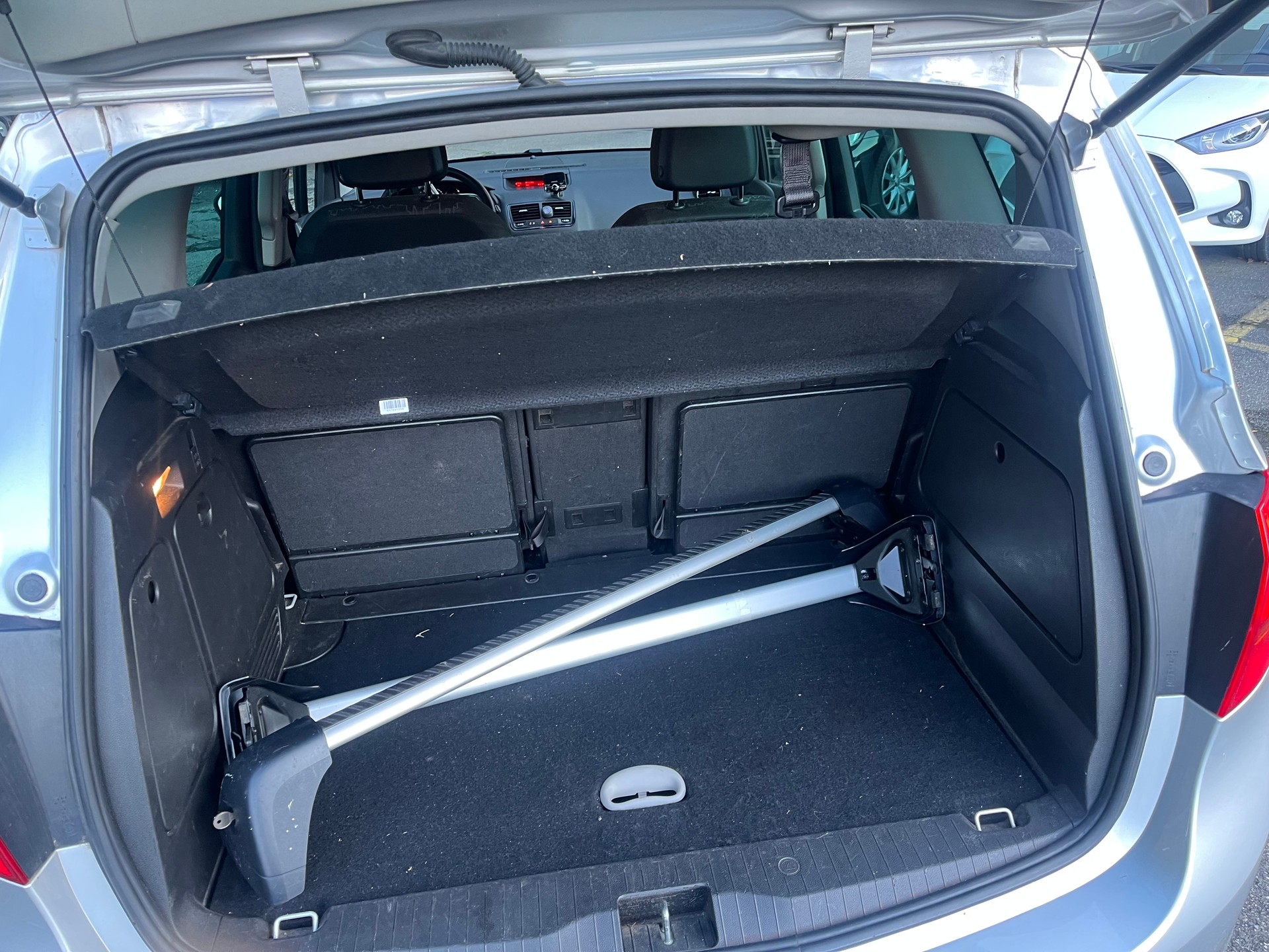 OPEL Meriva 1.4 Turbo Cosmo-image-10