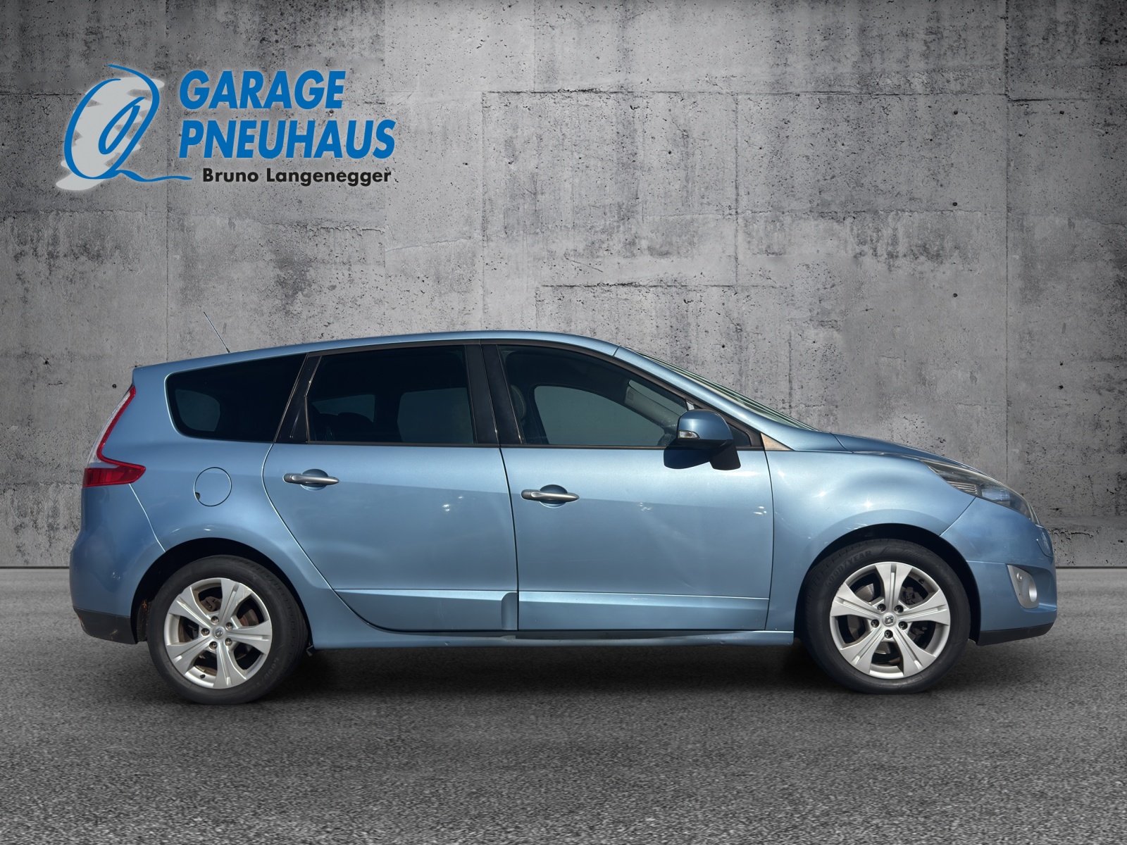 RENAULT Scénic 2.0 16V Dynamique X-Tronic CVT-image-18