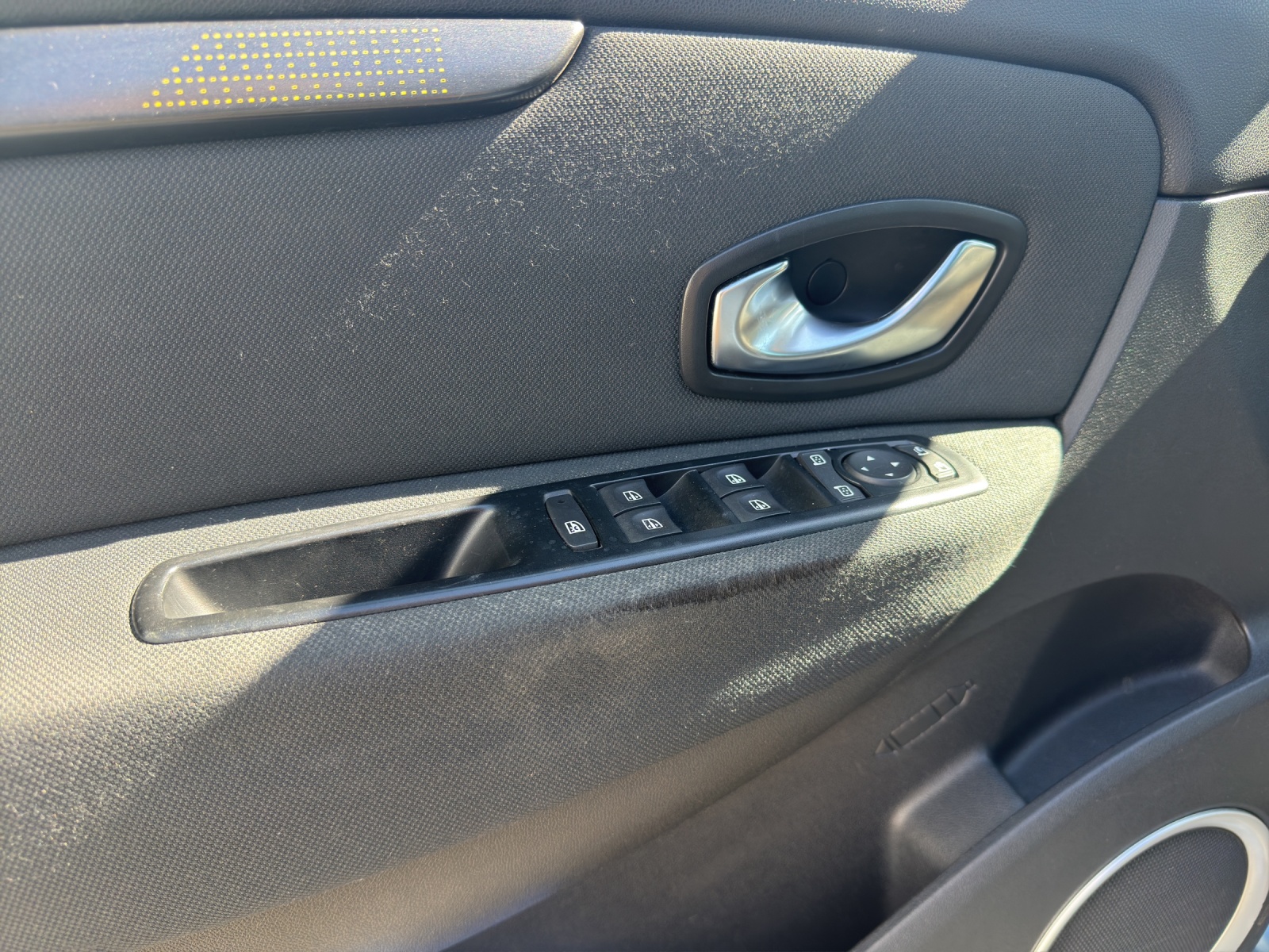 RENAULT Scénic 2.0 16V Dynamique X-Tronic CVT-image-5