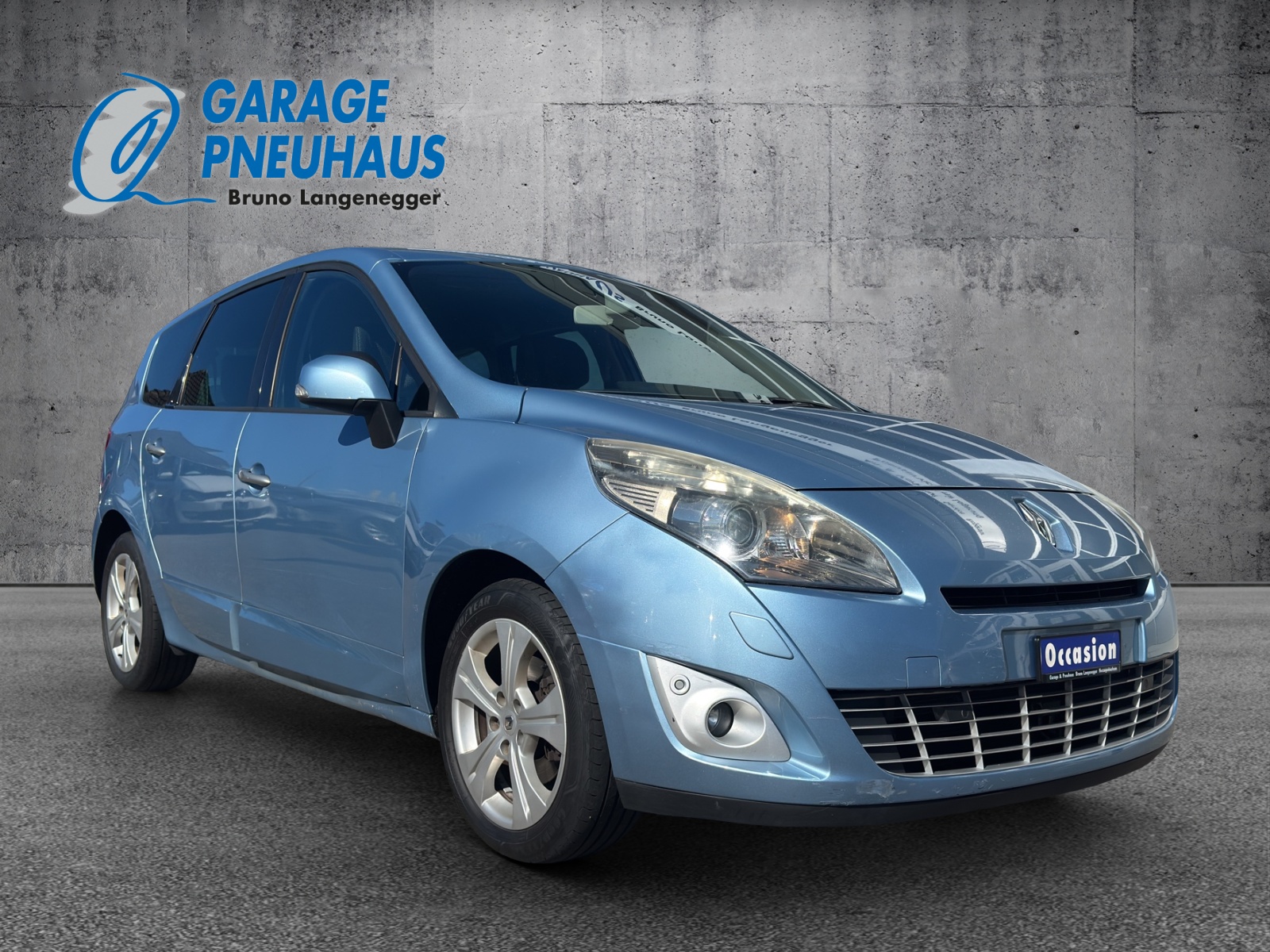 RENAULT Scénic 2.0 16V Dynamique X-Tronic CVT-image-1