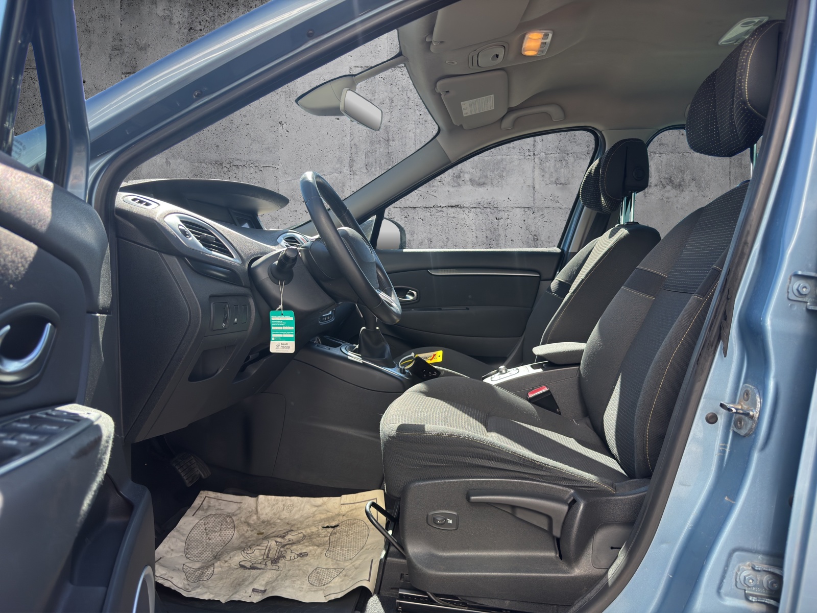 RENAULT Scénic 2.0 16V Dynamique X-Tronic CVT-image-6