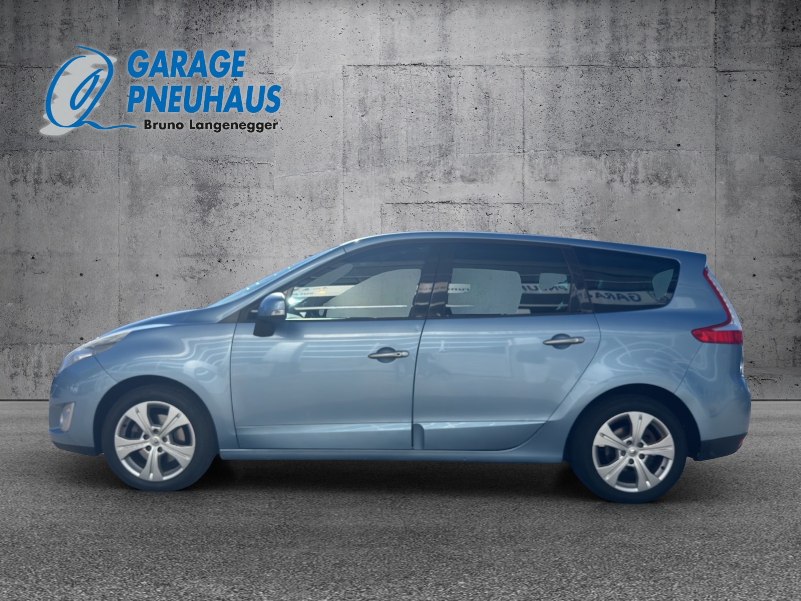 RENAULT Scénic 2.0 16V Dynamique X-Tronic CVT-image-16