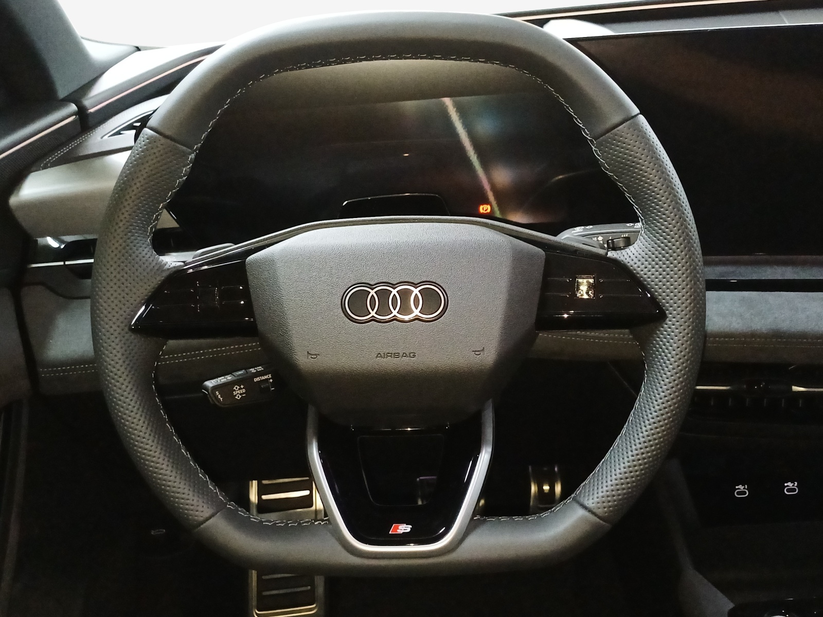 AUDI Q6 e-tron quattro-image-9