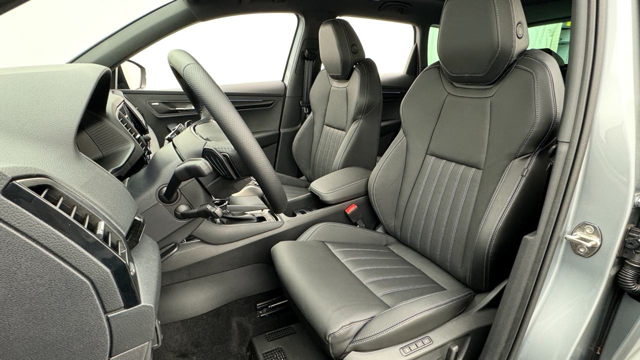 SKODA Karoq 2.0 TSI SportLine 4x4 DSG-image-4