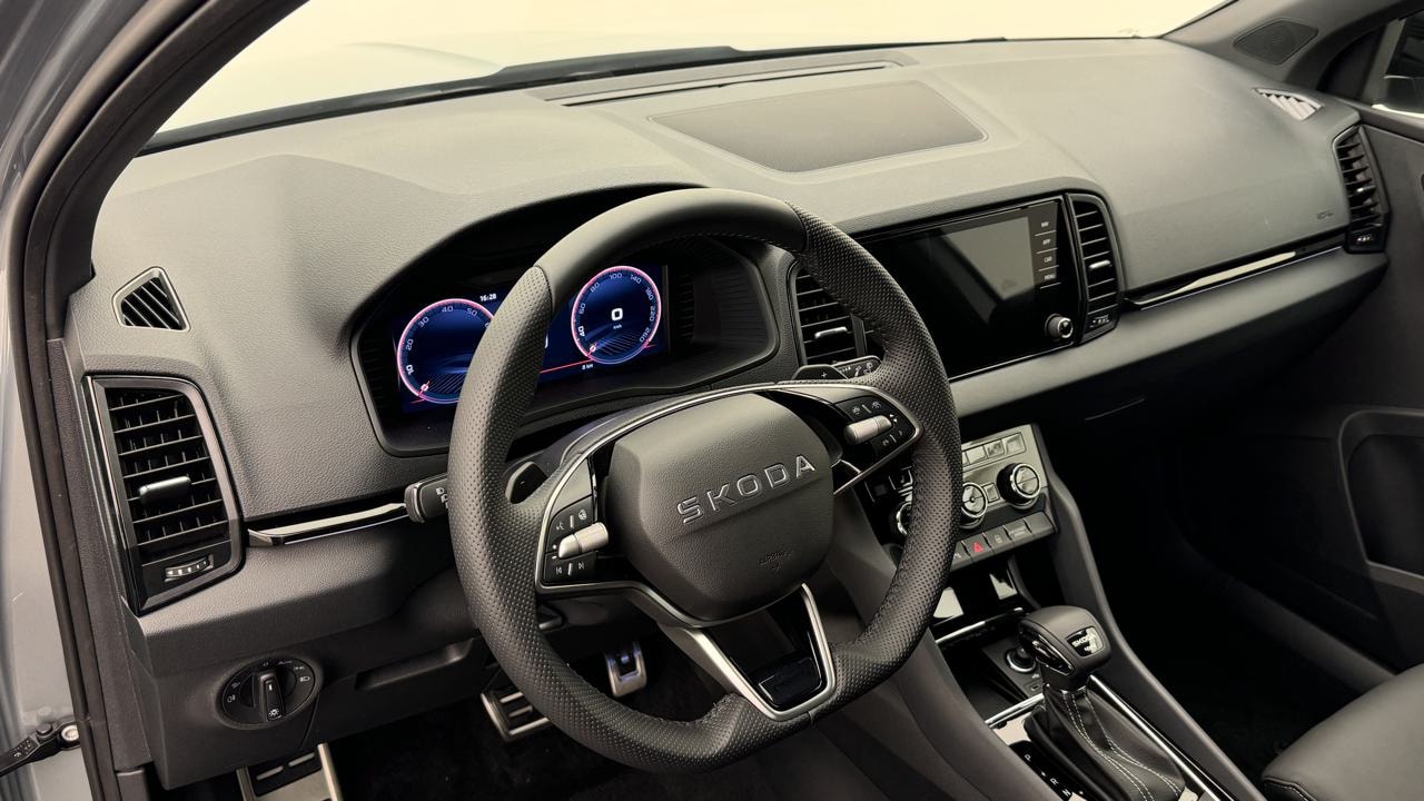 SKODA Karoq 2.0 TSI SportLine 4x4 DSG-image-6