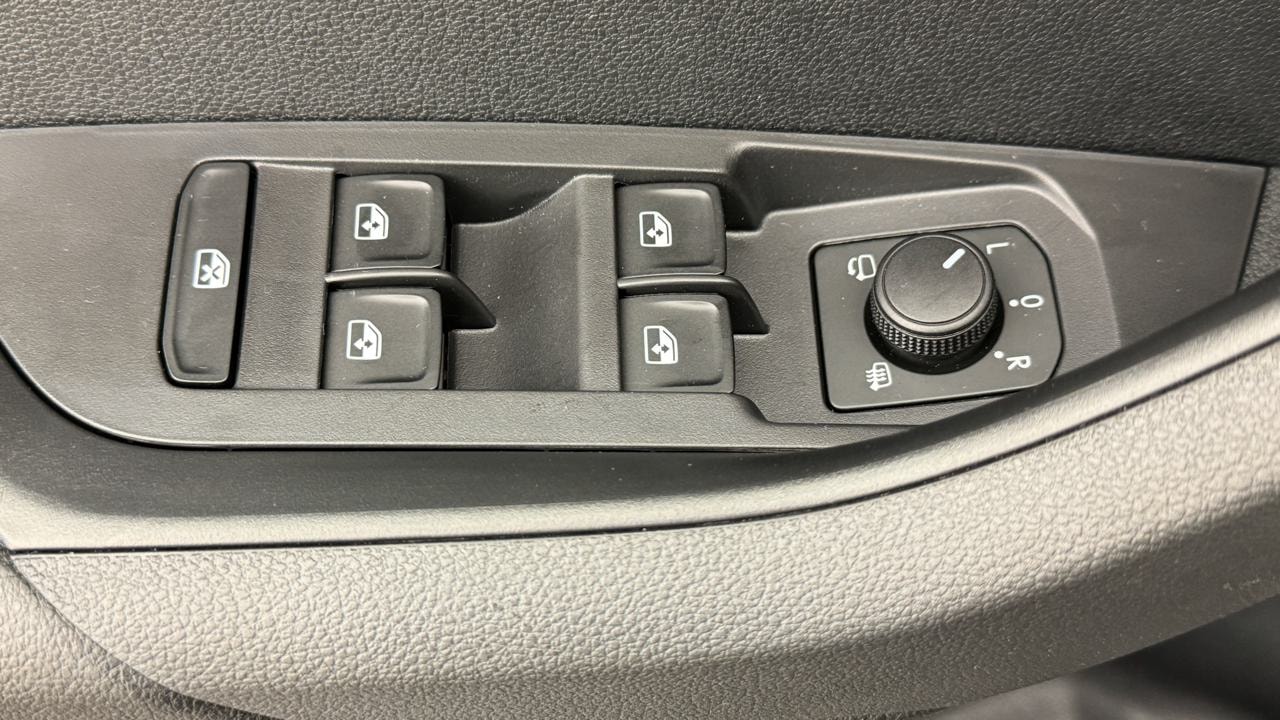 SKODA Karoq 2.0 TSI SportLine 4x4 DSG-image-8