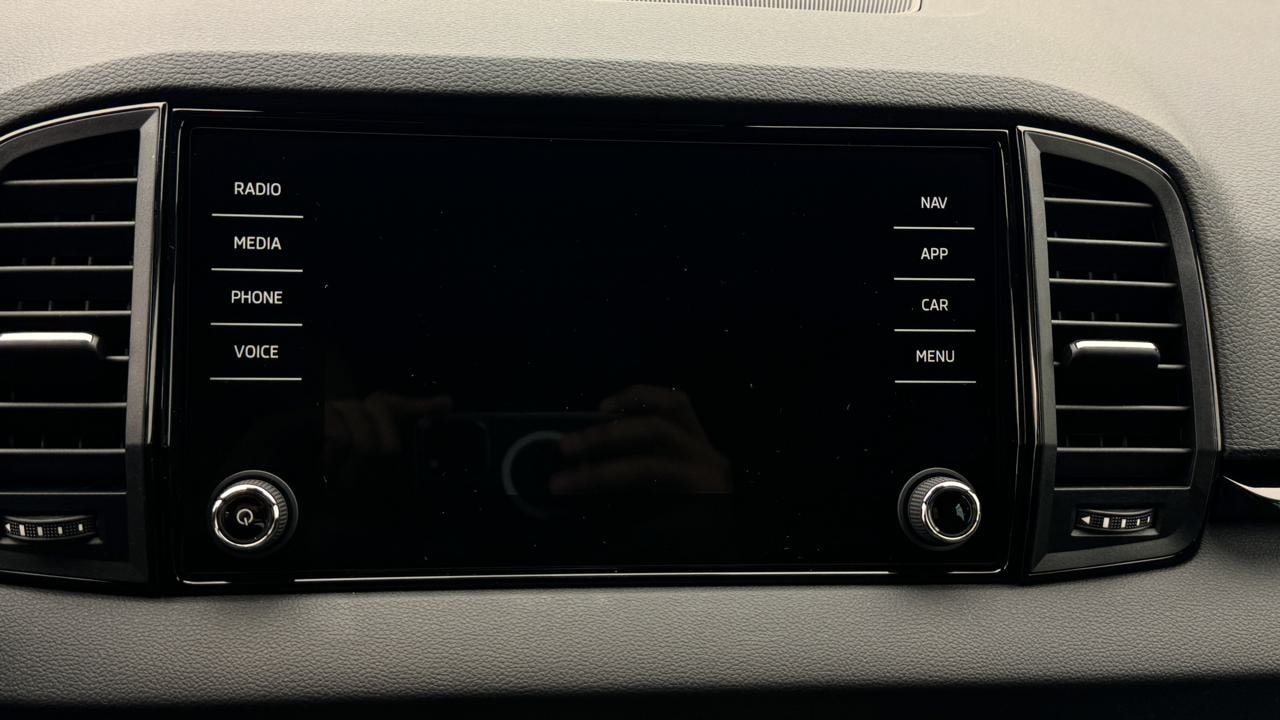 SKODA Karoq 2.0 TSI SportLine 4x4 DSG-image-7
