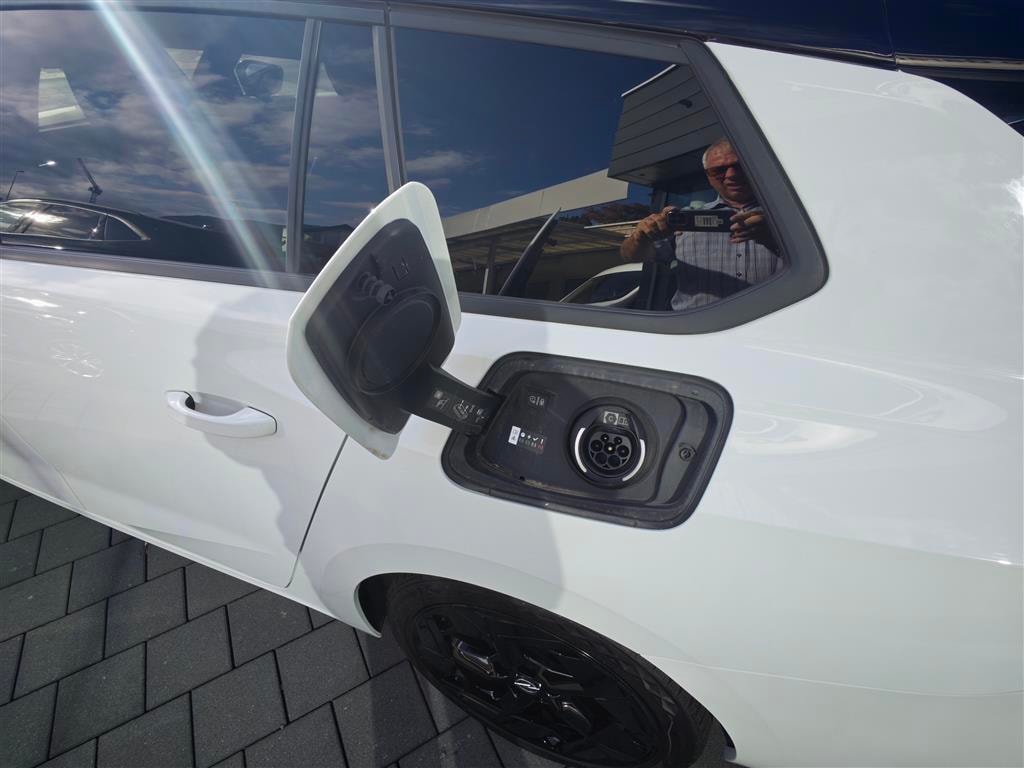 OPEL Astra Sports Tourer 1.6 T PHEV 225 GSe-image-12