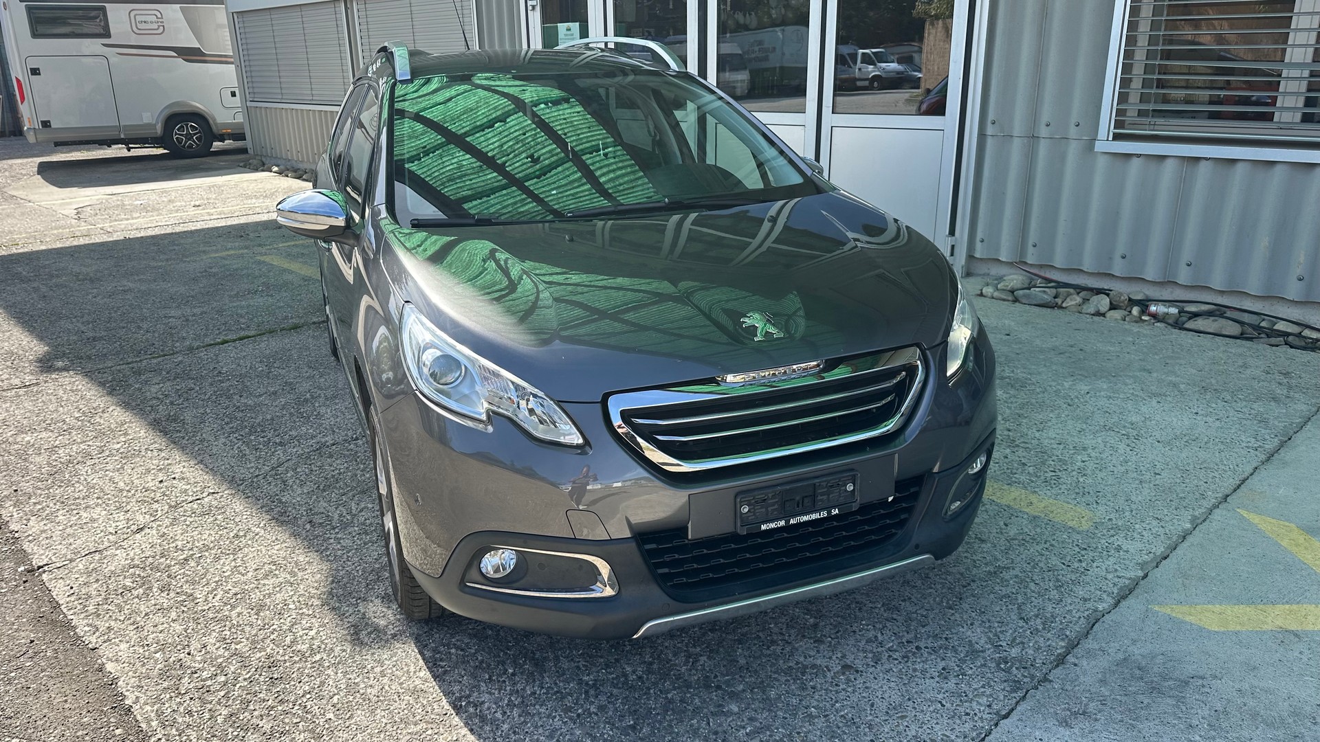 PEUGEOT 2008 1.2 PureTech Allure-image-1