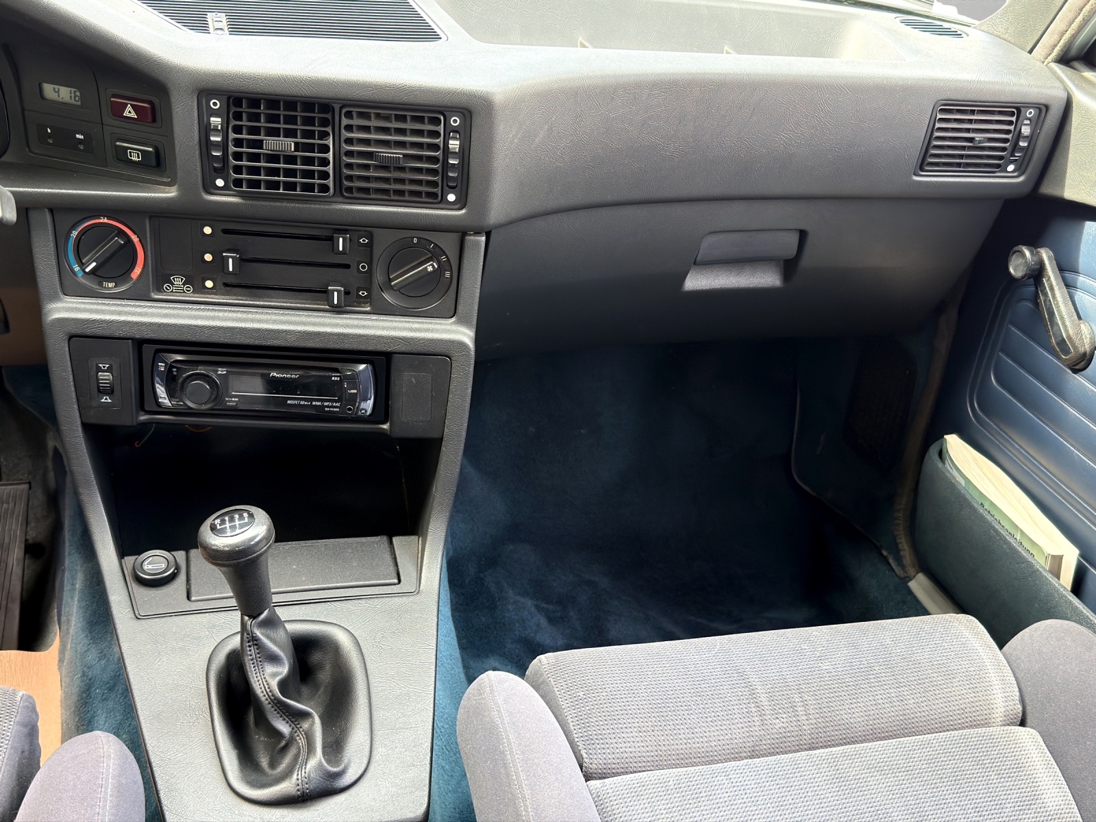 BMW BMW 520i E28-image-10