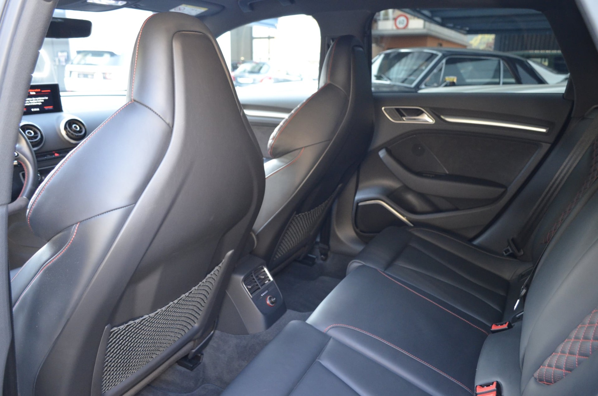 AUDI RS3 2.5 TSI quattro S-tronic-image-8