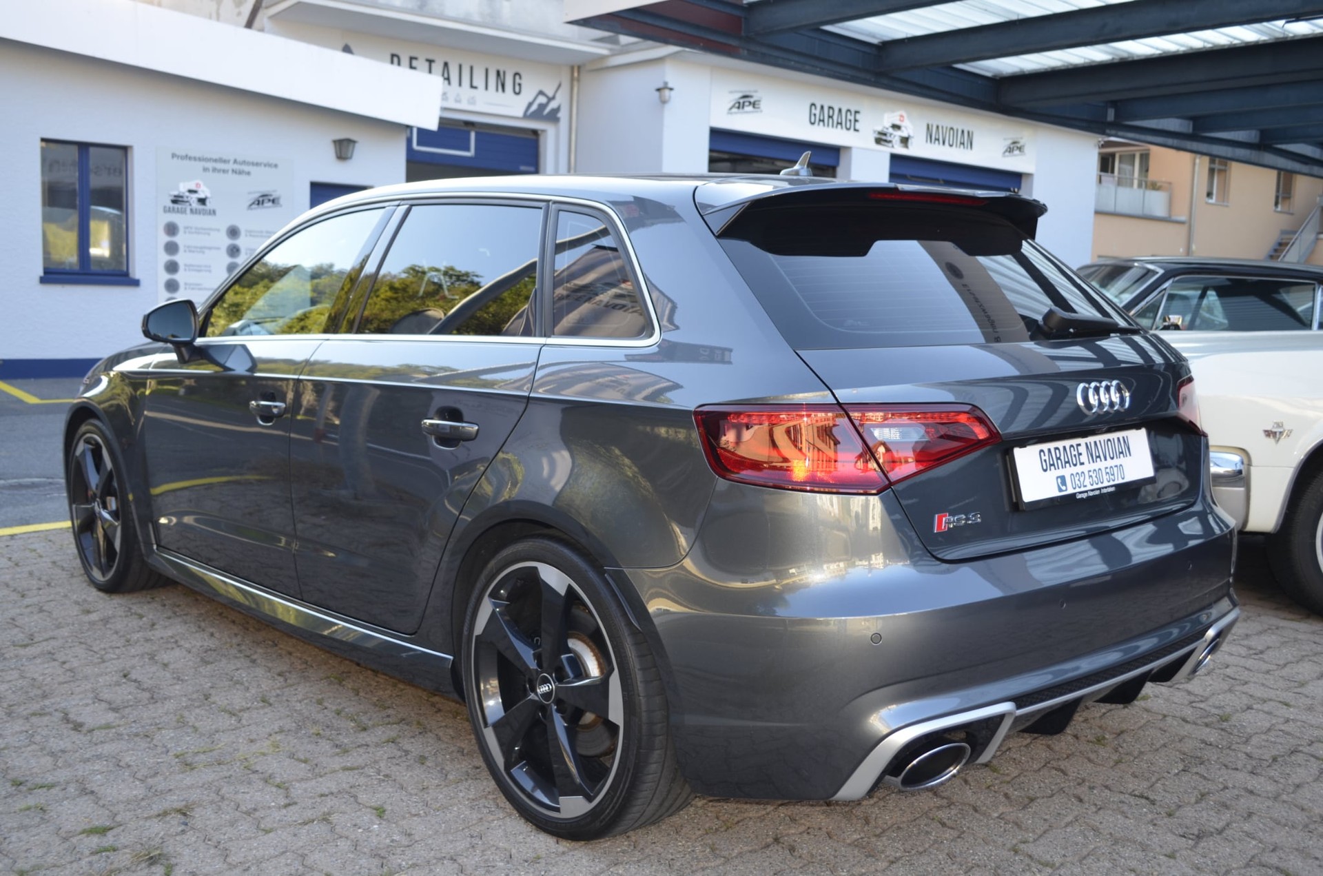 AUDI RS3 2.5 TSI quattro S-tronic-image-2