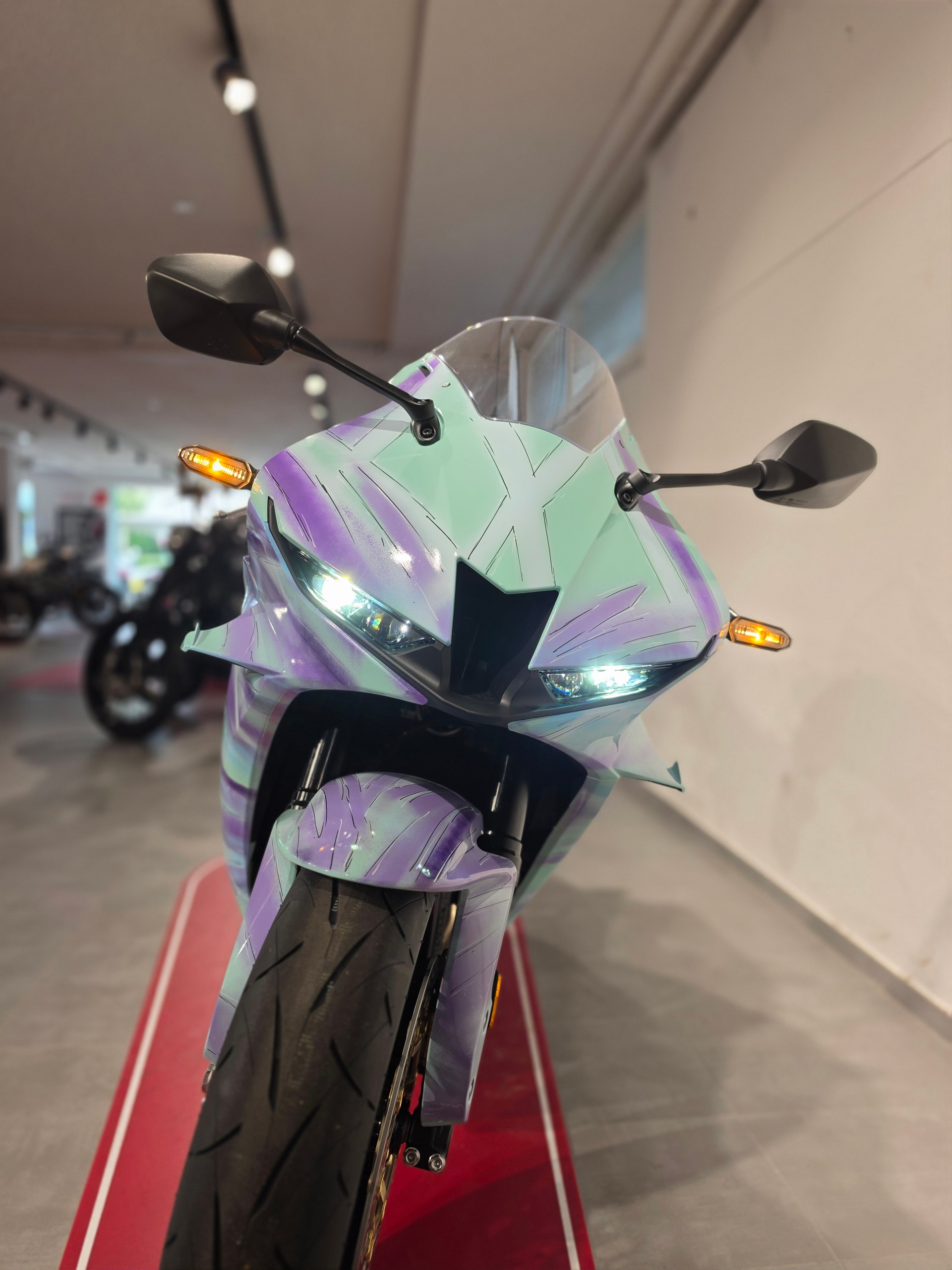 HONDA CBR 600 RR-showroom-element-2
