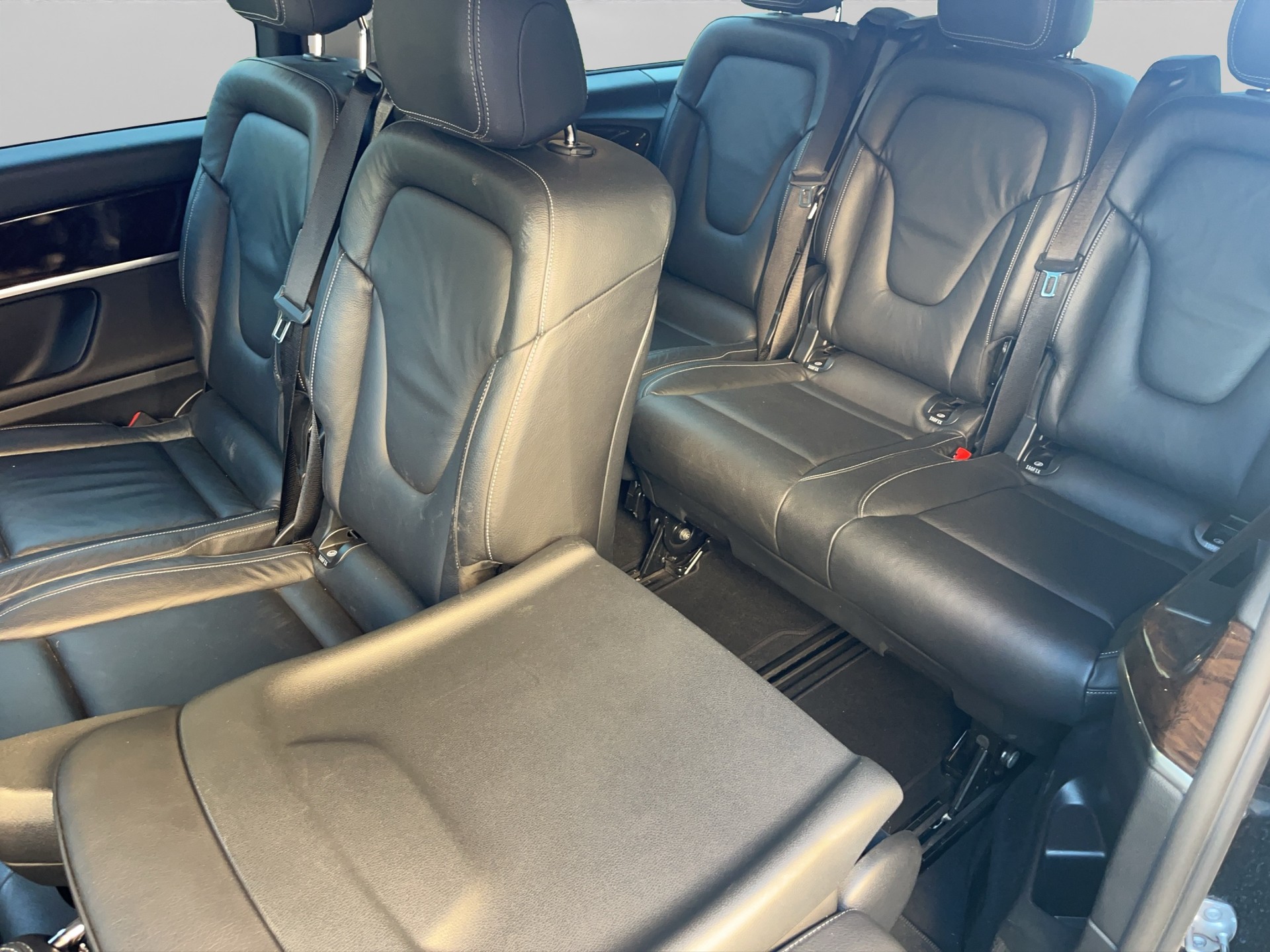 MERCEDES-BENZ V 250 d Avantgarde ex-lang 4Matic 7G-Tronic-image-14