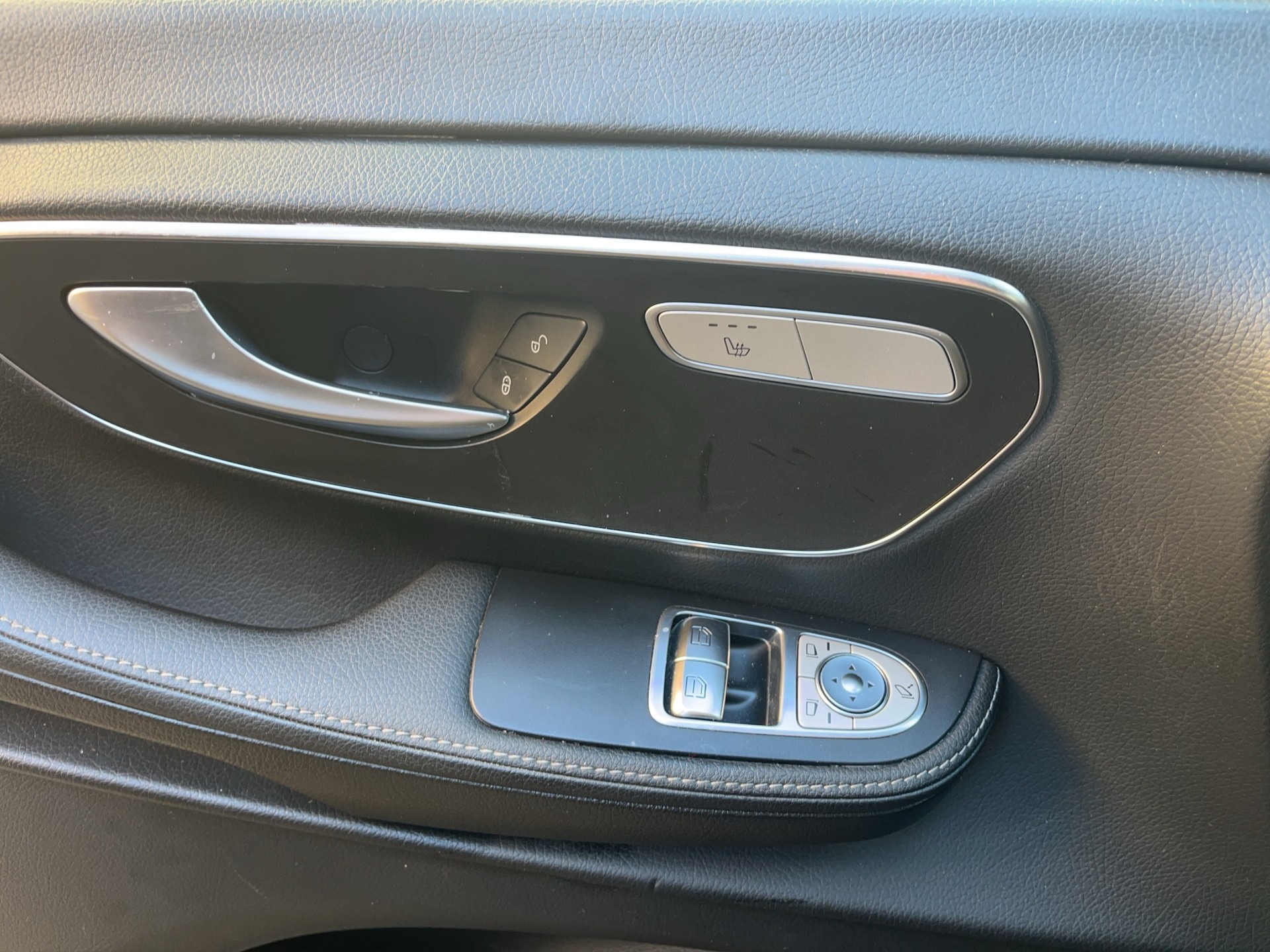 MERCEDES-BENZ V 250 d Avantgarde ex-lang 4Matic 7G-Tronic-image-12