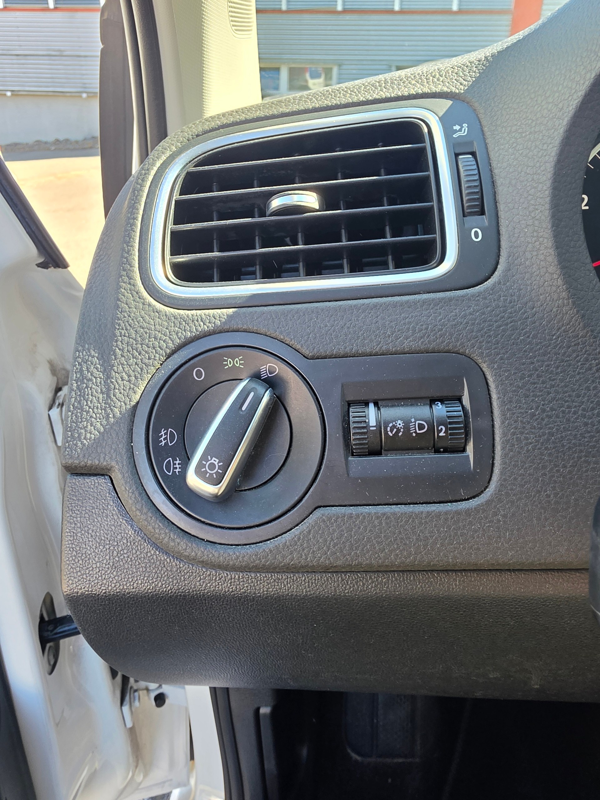 VW Polo 1.2 TSI Trendline DSG-image-9
