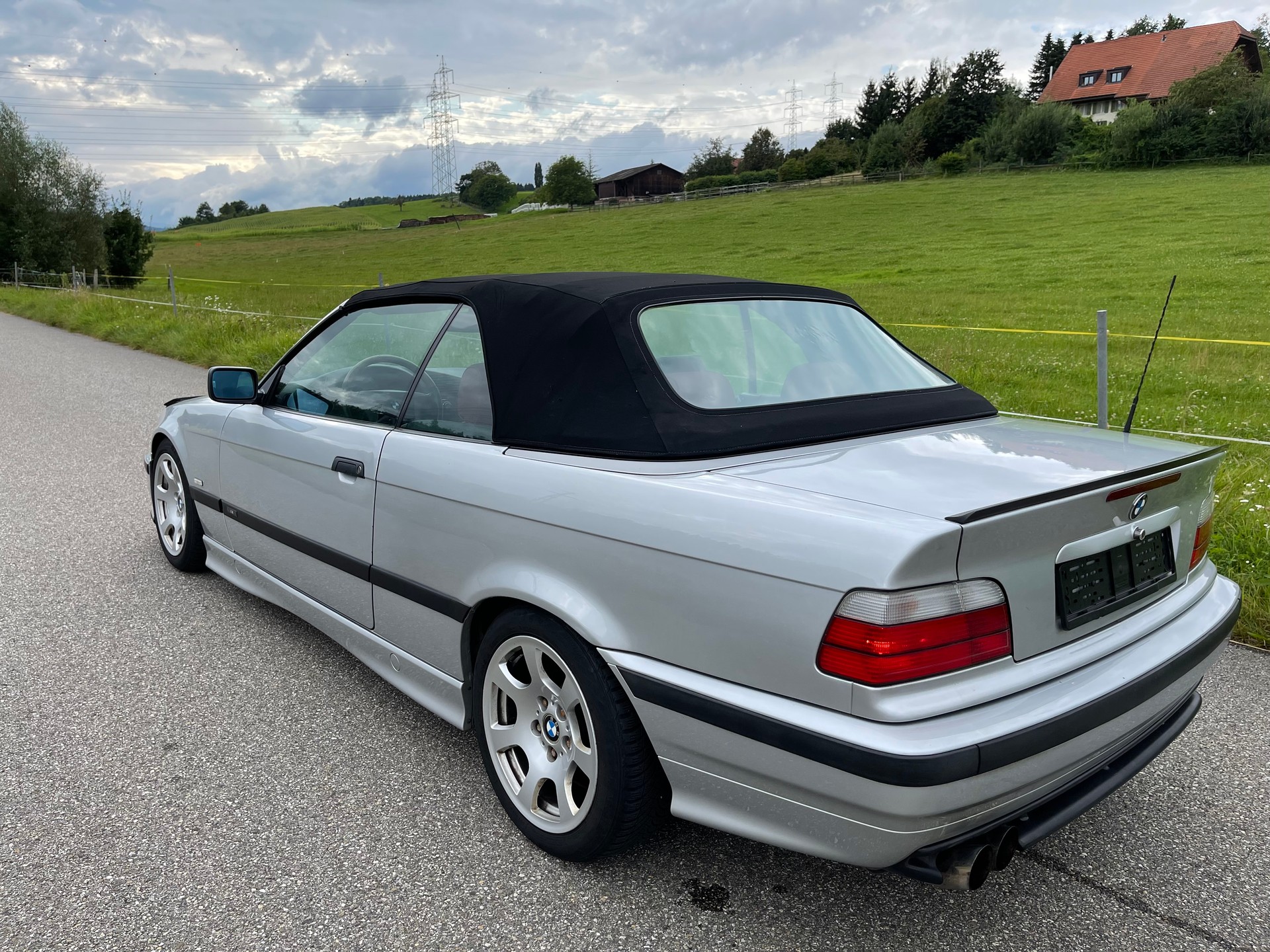 BMW 318i Cabrio Sport-image-4