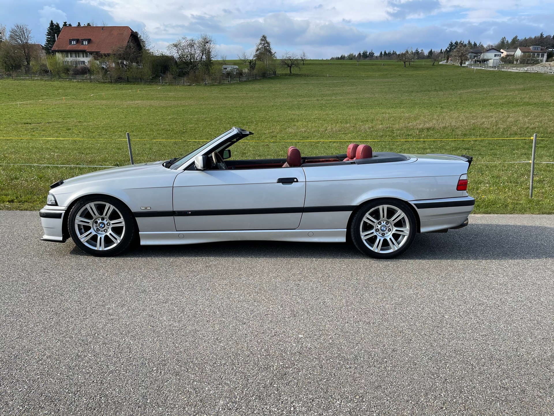 BMW 318i Cabrio Sport-image-14
