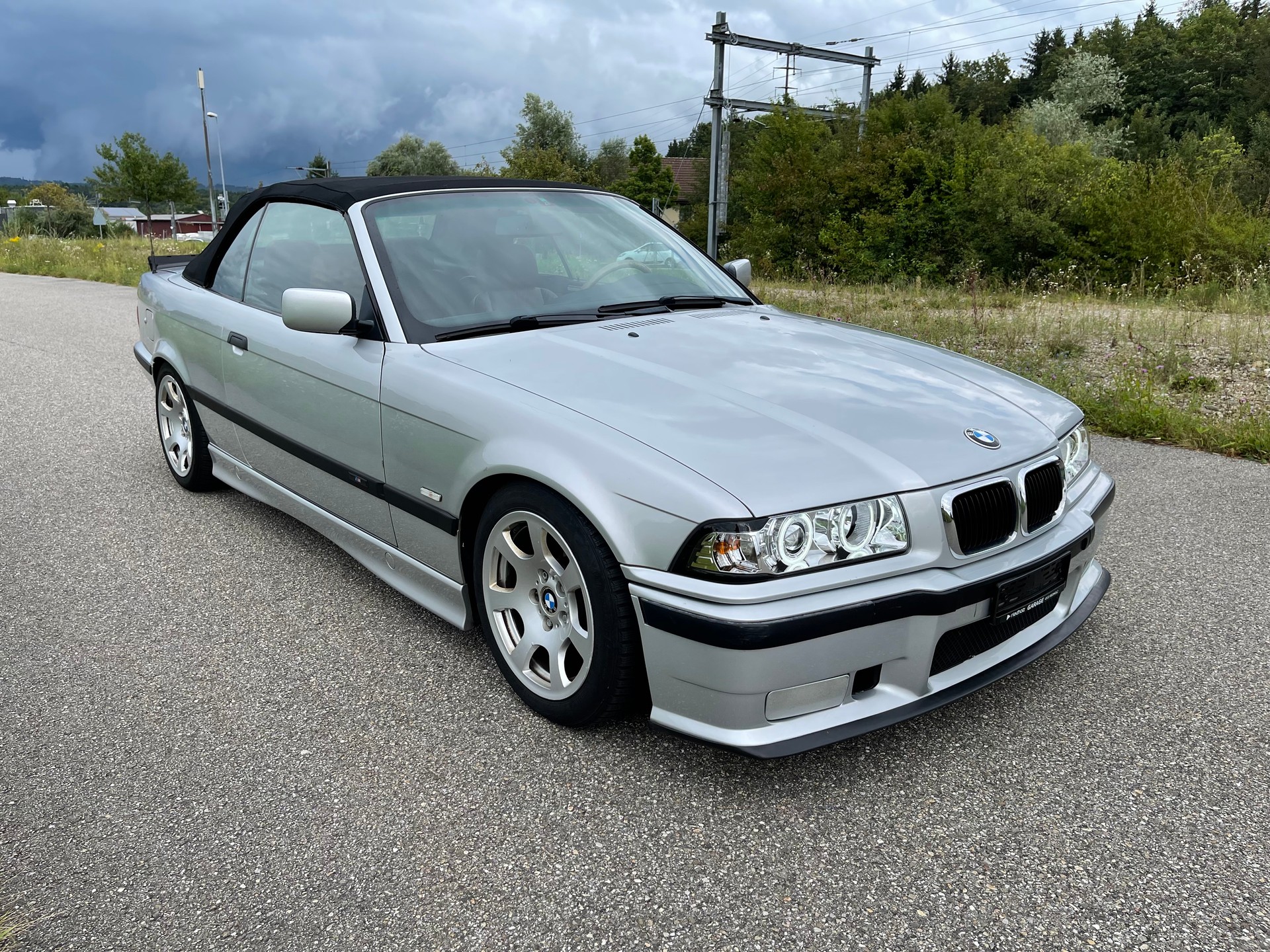 BMW 318i Cabrio Sport-image-1