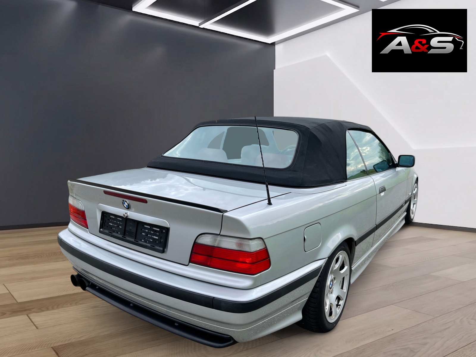 BMW 318i Cabrio Sport-showroom-element-3
