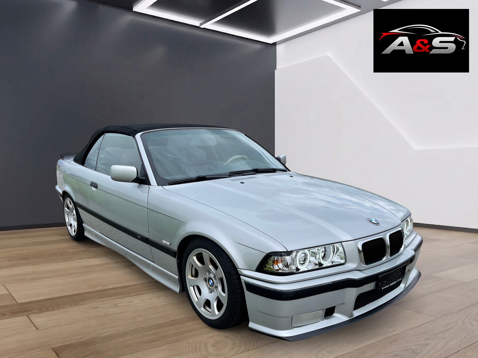BMW 318i Cabrio Sport-showroom-element-1