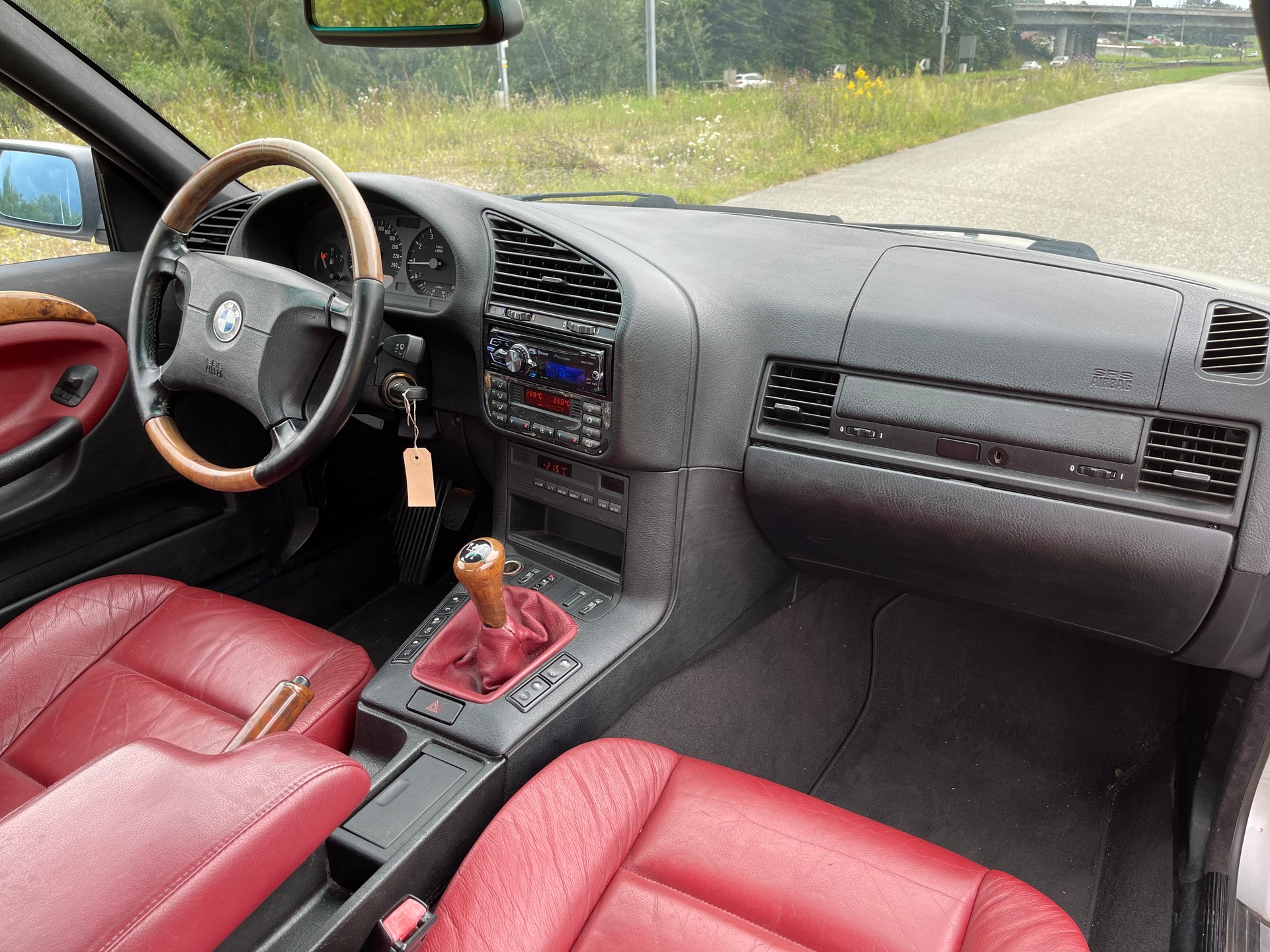 BMW 318i Cabrio Sport-image-6
