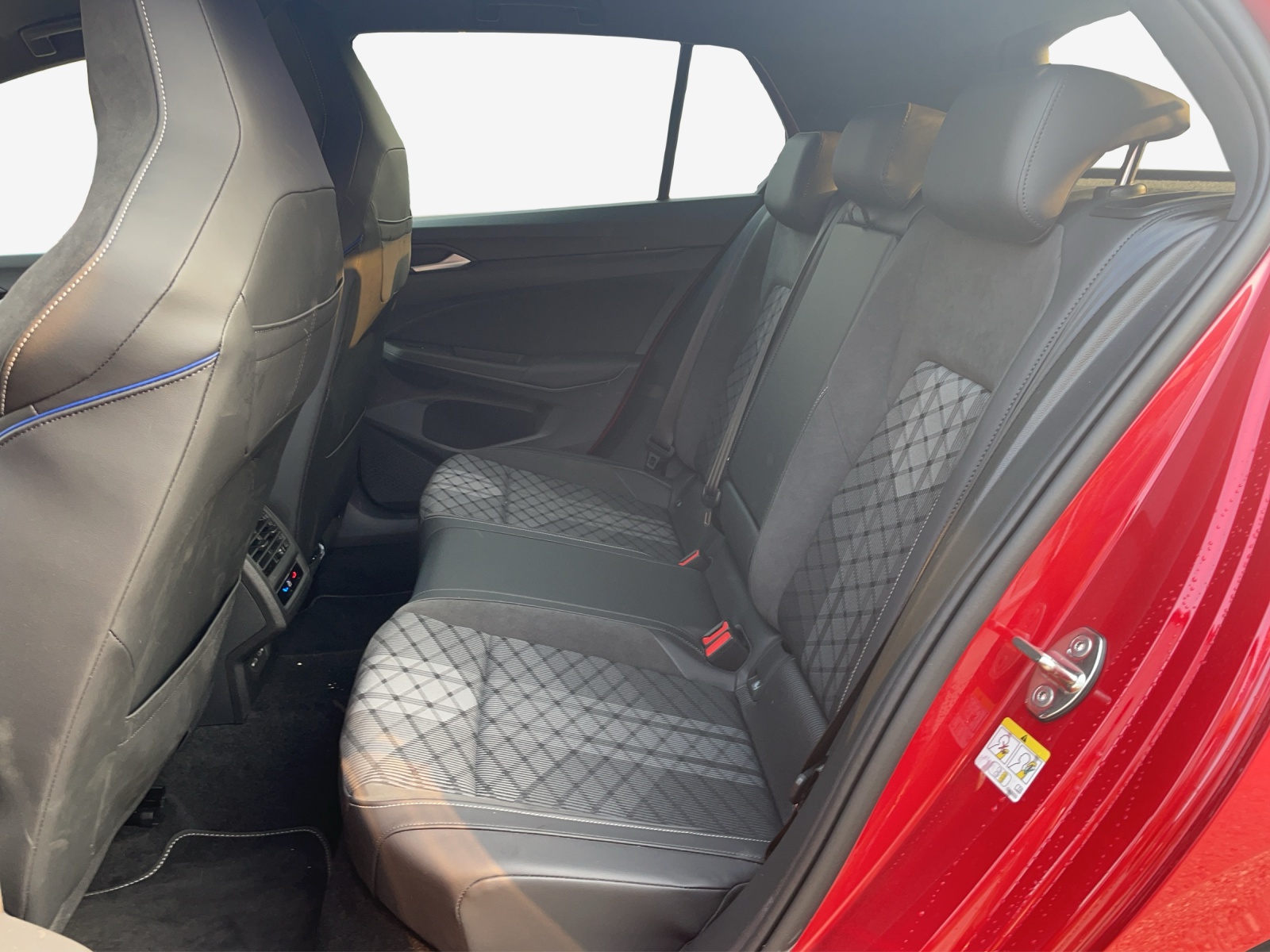 VW Golf 2.0 TSI R-Line DSG 4 Motion-image-11