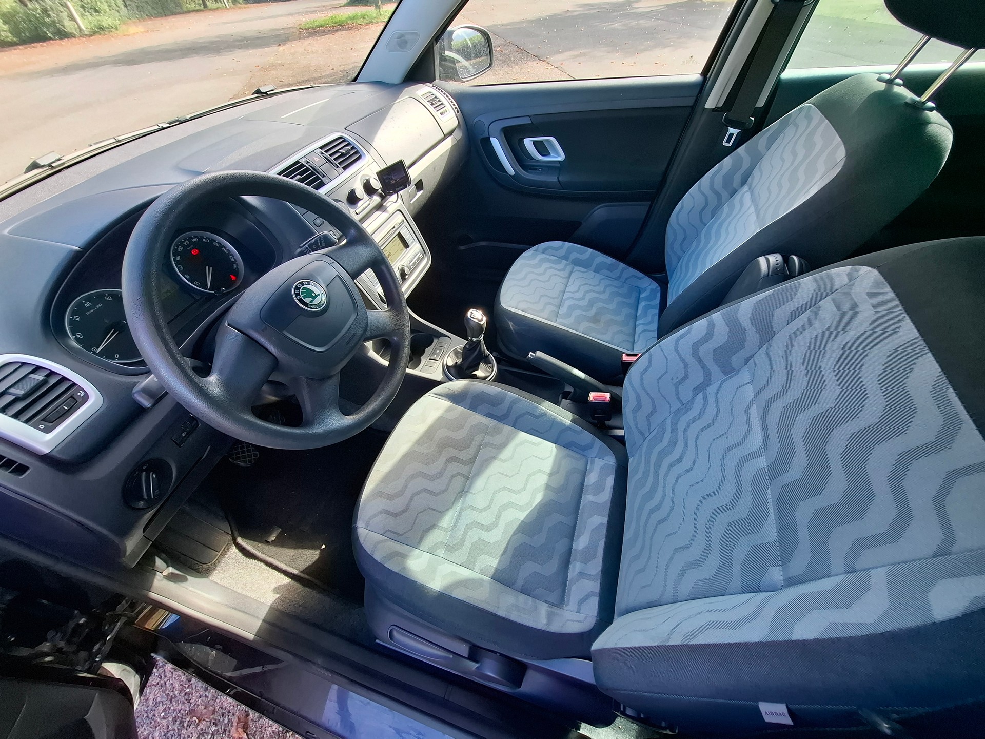 SKODA Fabia 1.2 Entry-image-9