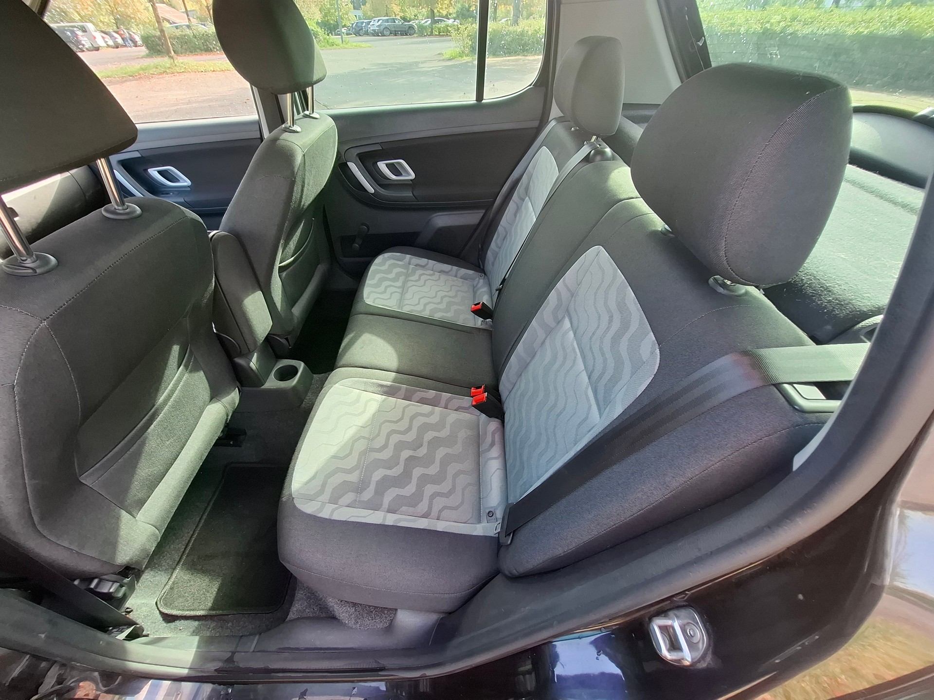 SKODA Fabia 1.2 Entry-image-10