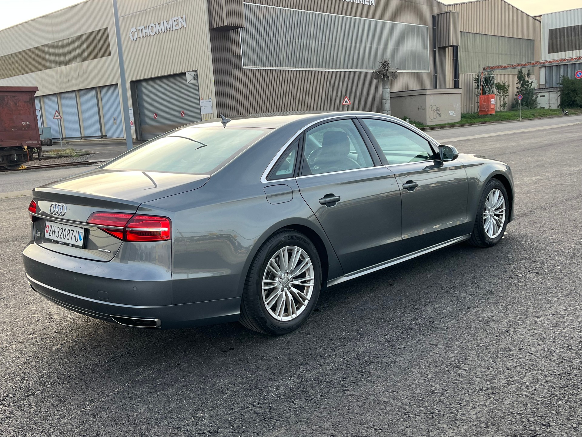 AUDI A8 3.0 TDI quattro tiptronic-image-7