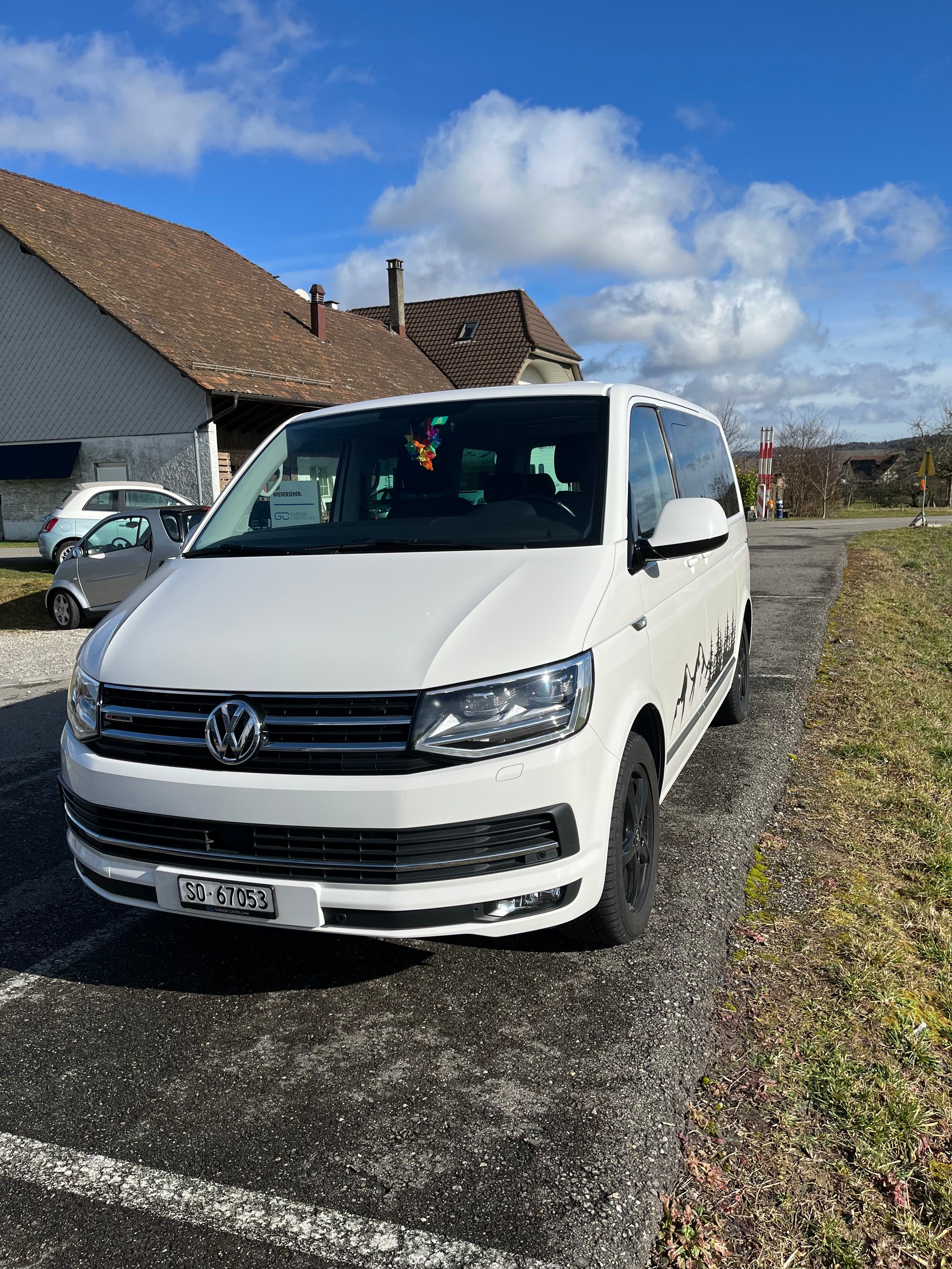 VW 2.0 TDI 199 Highline DSG 4m-image-1