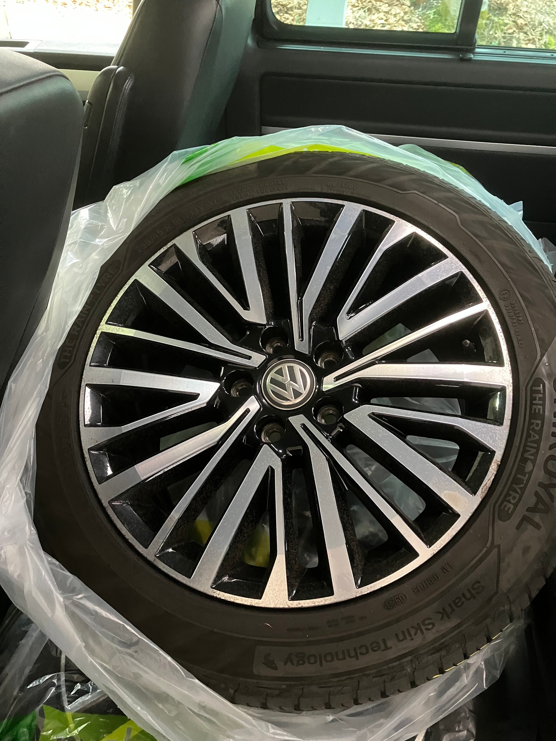 VW 2.0 TDI 199 Highline DSG 4m-image-3