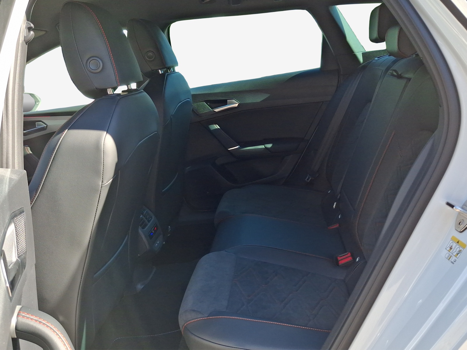 SEAT Leon ST 1.5 eTSI mHEV DSG Move FR-image-11