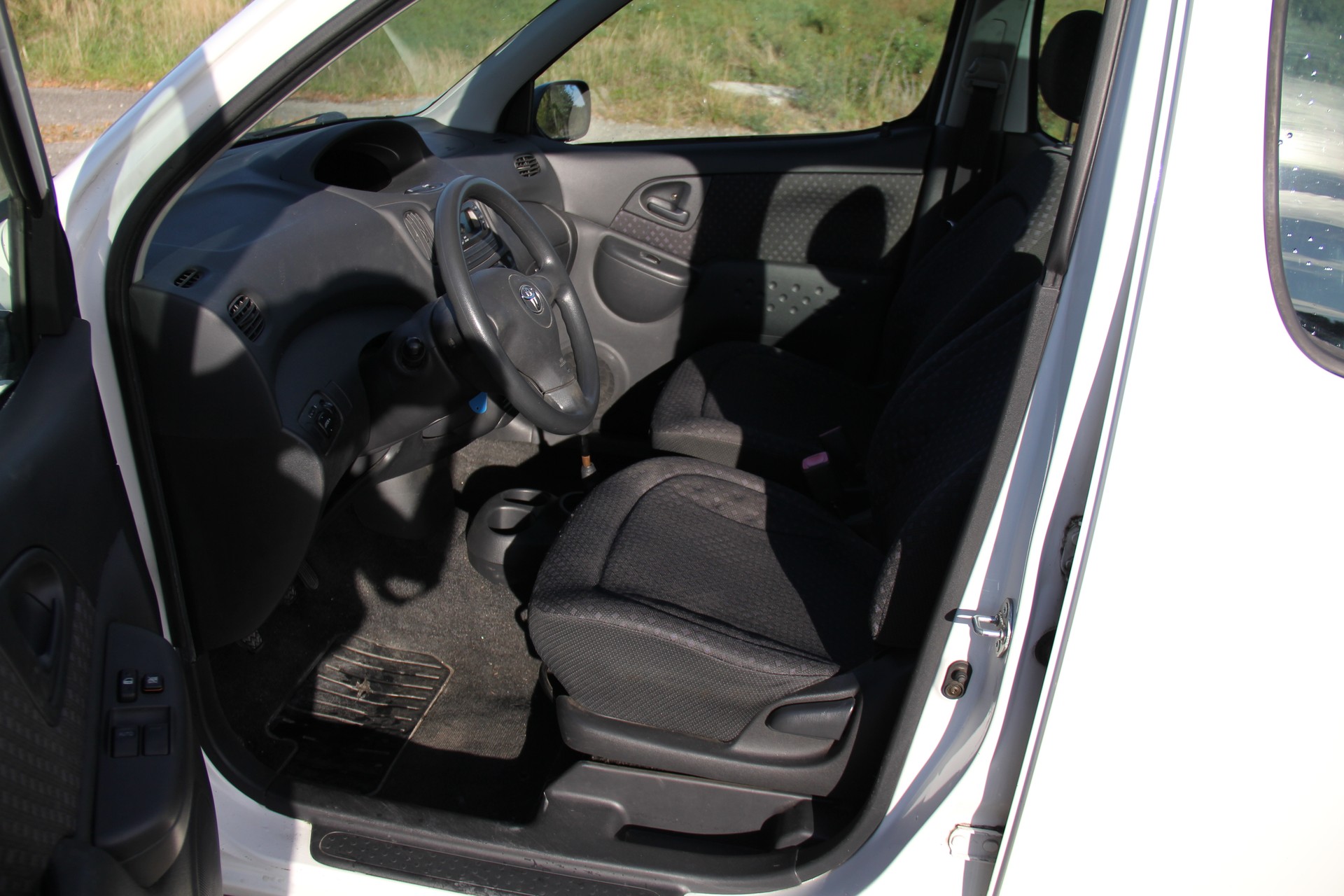 TOYOTA Yaris Verso 1.3 Linea Sol-image-6