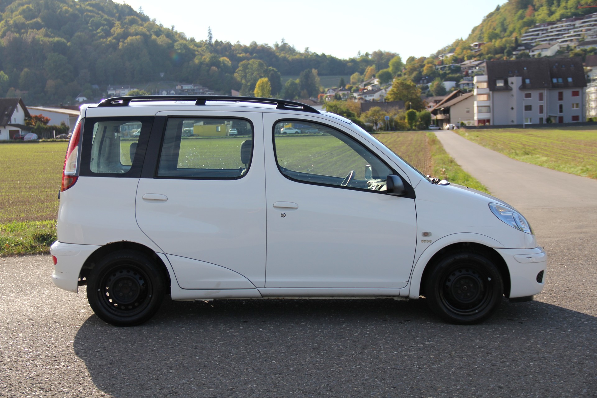 TOYOTA Yaris Verso 1.3 Linea Sol-image-3