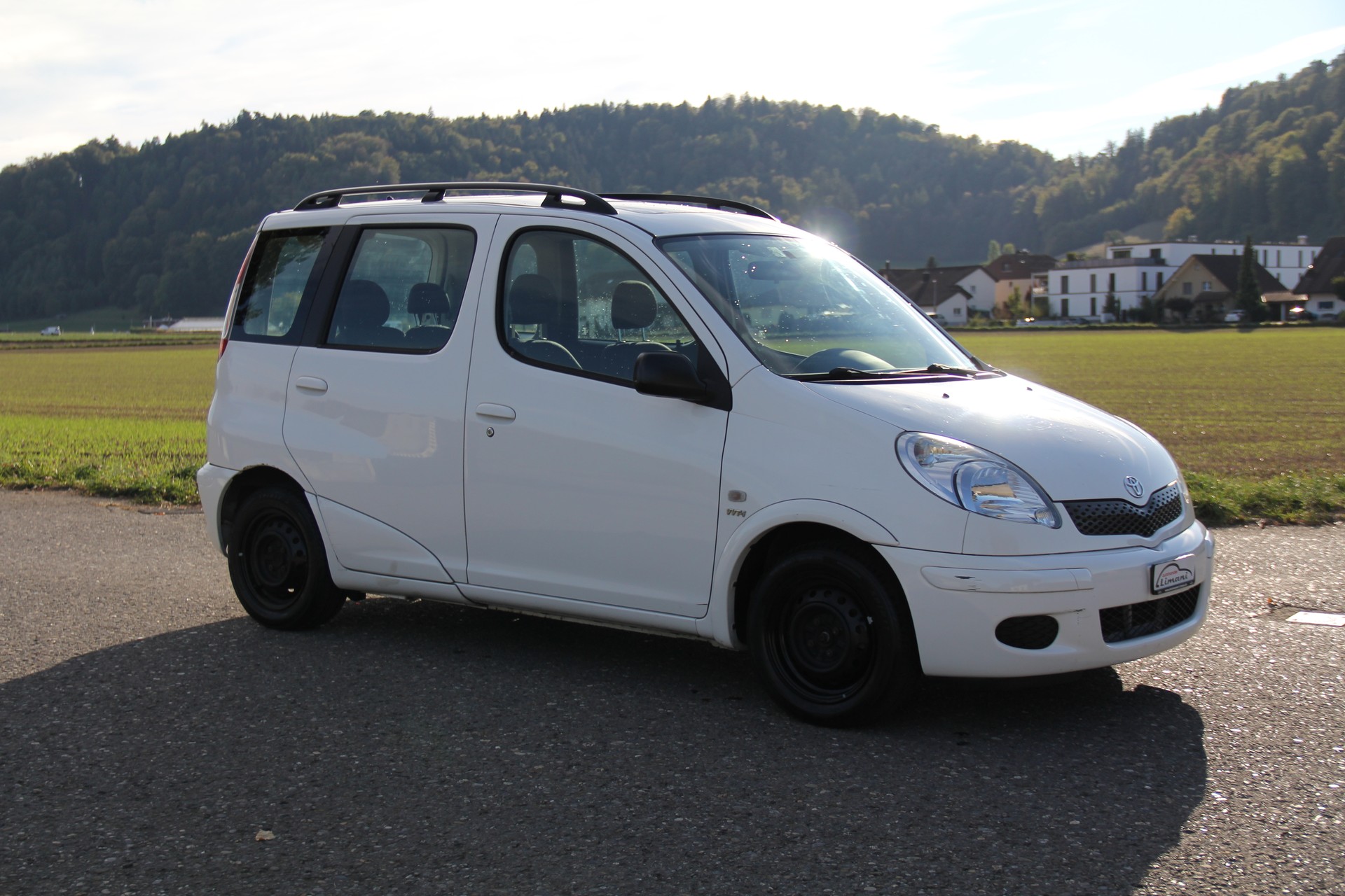TOYOTA Yaris Verso 1.3 Linea Sol-image-2