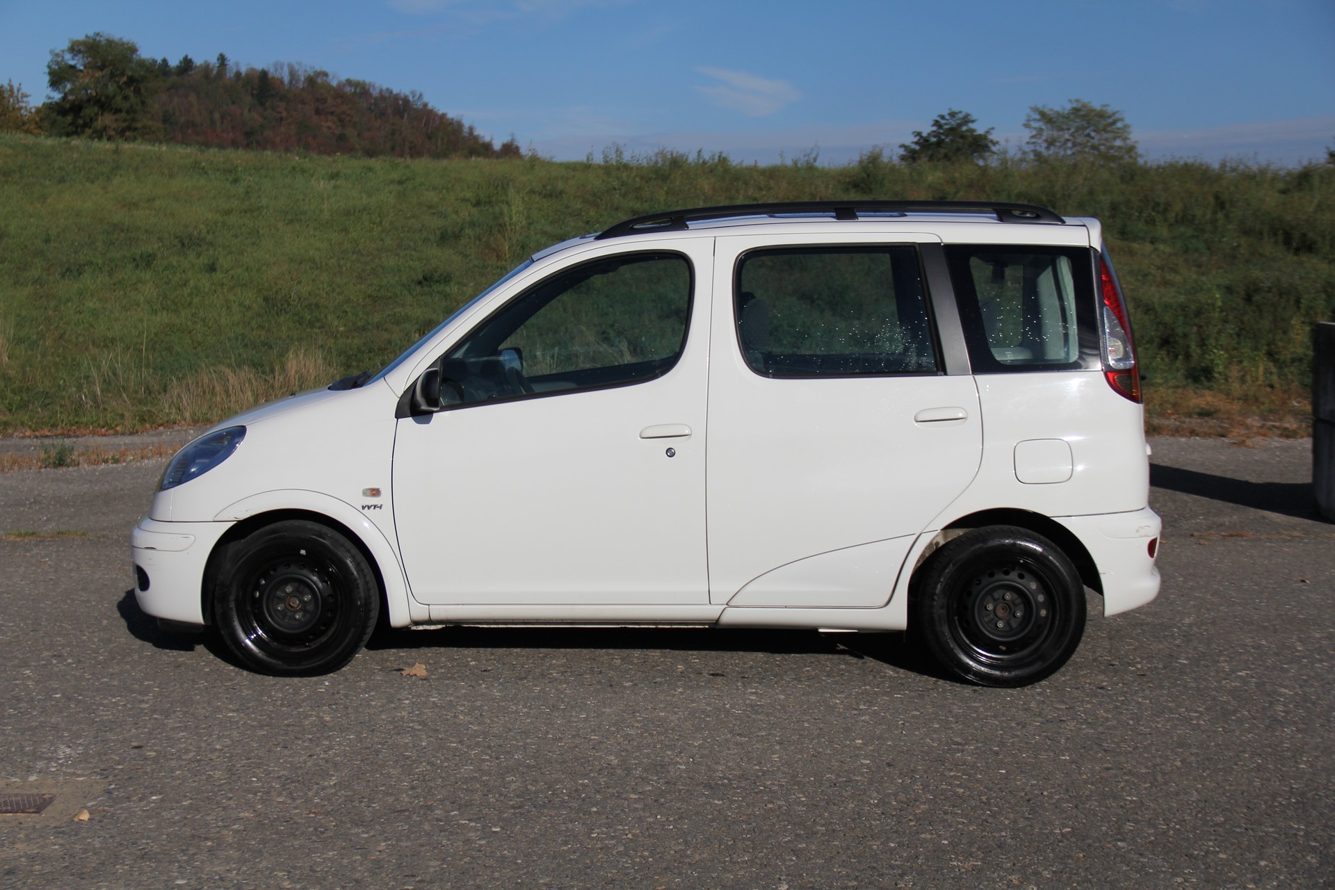 TOYOTA Yaris Verso 1.3 Linea Sol-image-0