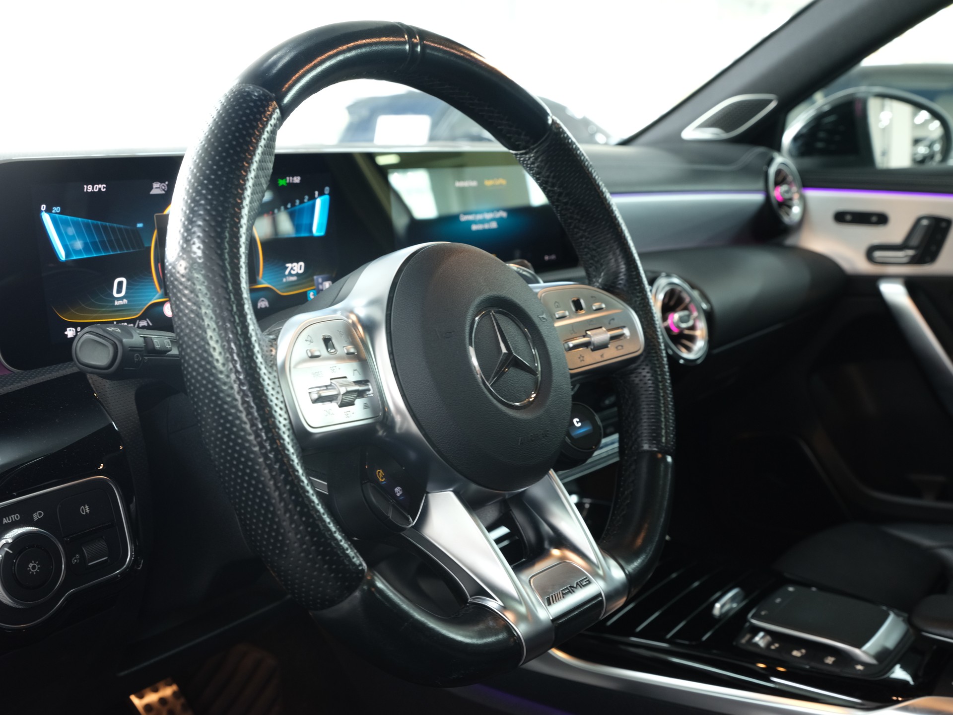MERCEDES-BENZ A 45 S AMG 4Matic+ Edition 1 Speedshift *AMG Performance* *360 Kamera* *Panorama*-image-17